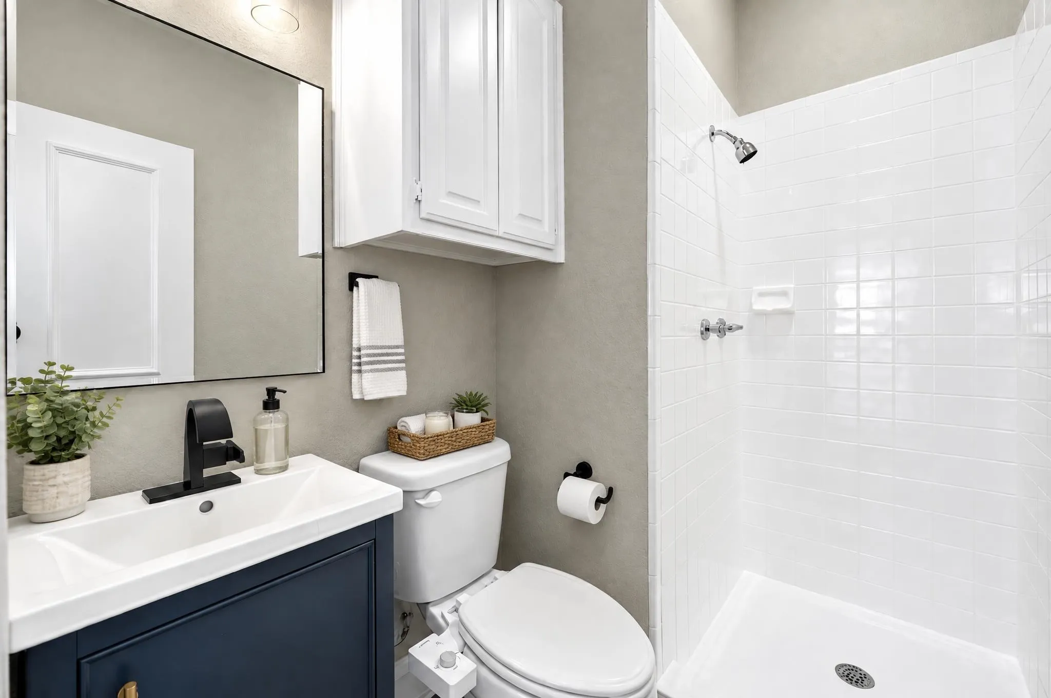 Single Family Residence For Sale in Collin County , 18003 Benchmark Drive, Dallas, Texas 75252, 5 Bedroom, 4 Bathroom, 3 Garage spaces, 4,012 Sqft, built in 1990, mls#21382443, Real Estate Agent in Dallas, Homes For Sale in Collin county, Homes For Sale in Dallas, Realtor in Dallas Texas, Real Estate Brokerage Independent Realty Texas, Luminita Cordes Realtor