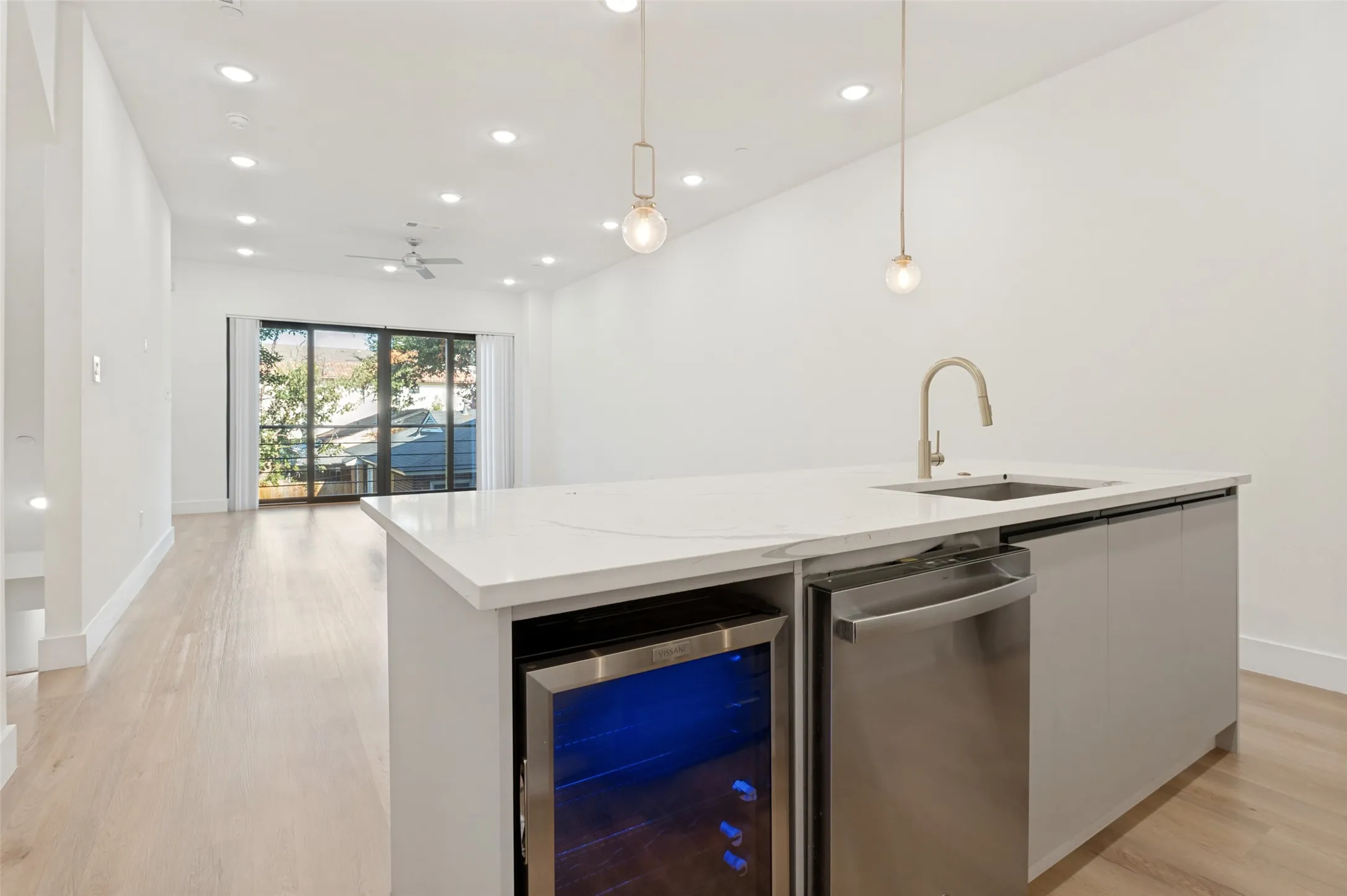 Condominium For Rent in Dallas County , 2613 Calvin Street 9, Dallas, Texas 75204, 2 Bedroom, 3 Bathroom, 2 Garage spaces, 2,000 Sqft, built in 2025, mls#21382437, Real Estate Agent in Dallas, Homes For Rent in Dallas county, Homes For Rent in Dallas, Realtor in Dallas Texas, Real Estate Brokerage Independent Realty Texas, Luminita Cordes Realtor