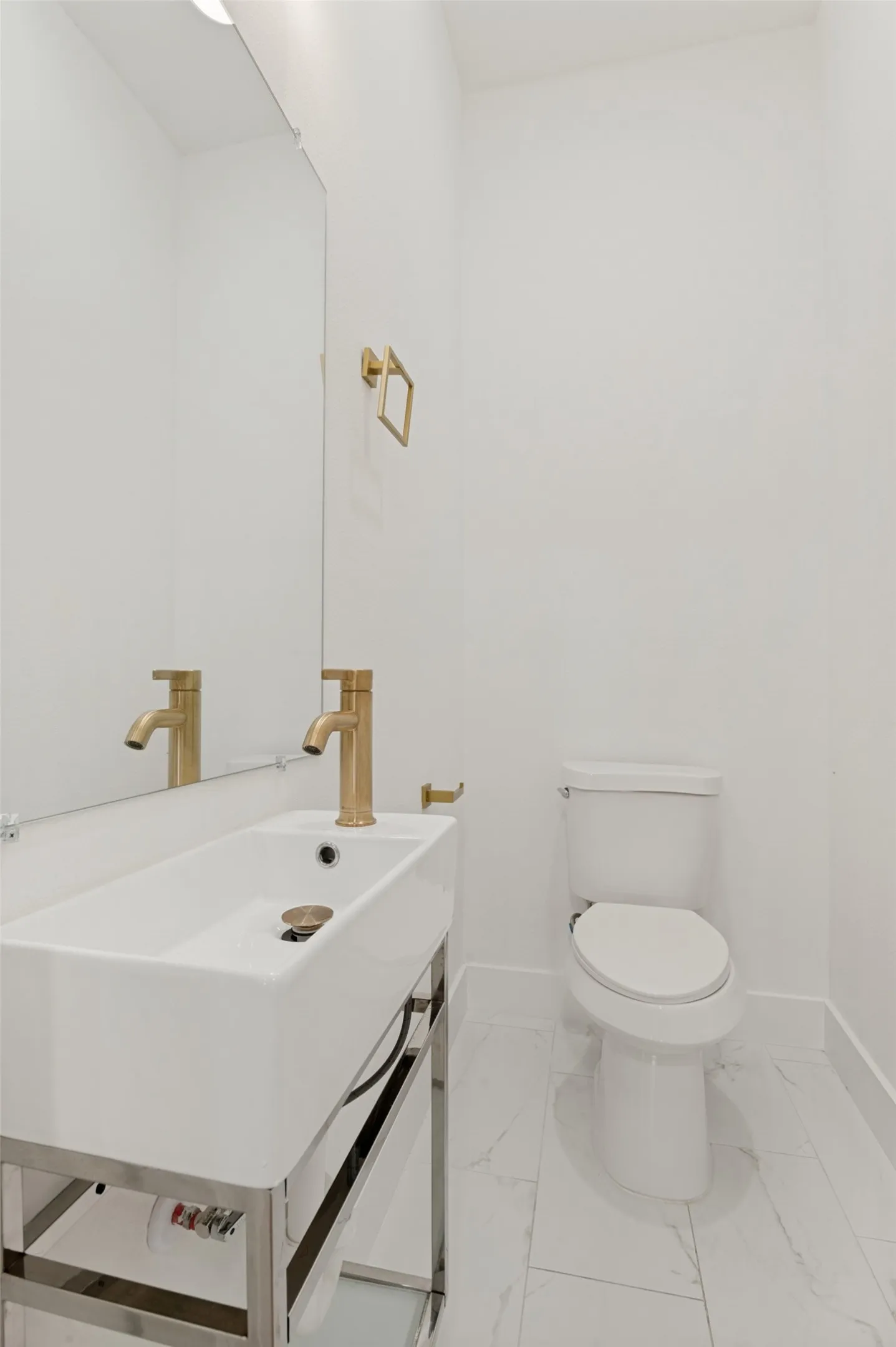 Condominium For Rent in Dallas County , 2613 Calvin Street 9, Dallas, Texas 75204, 2 Bedroom, 3 Bathroom, 2 Garage spaces, 2,000 Sqft, built in 2025, mls#21382437, Real Estate Agent in Dallas, Homes For Rent in Dallas county, Homes For Rent in Dallas, Realtor in Dallas Texas, Real Estate Brokerage Independent Realty Texas, Luminita Cordes Realtor