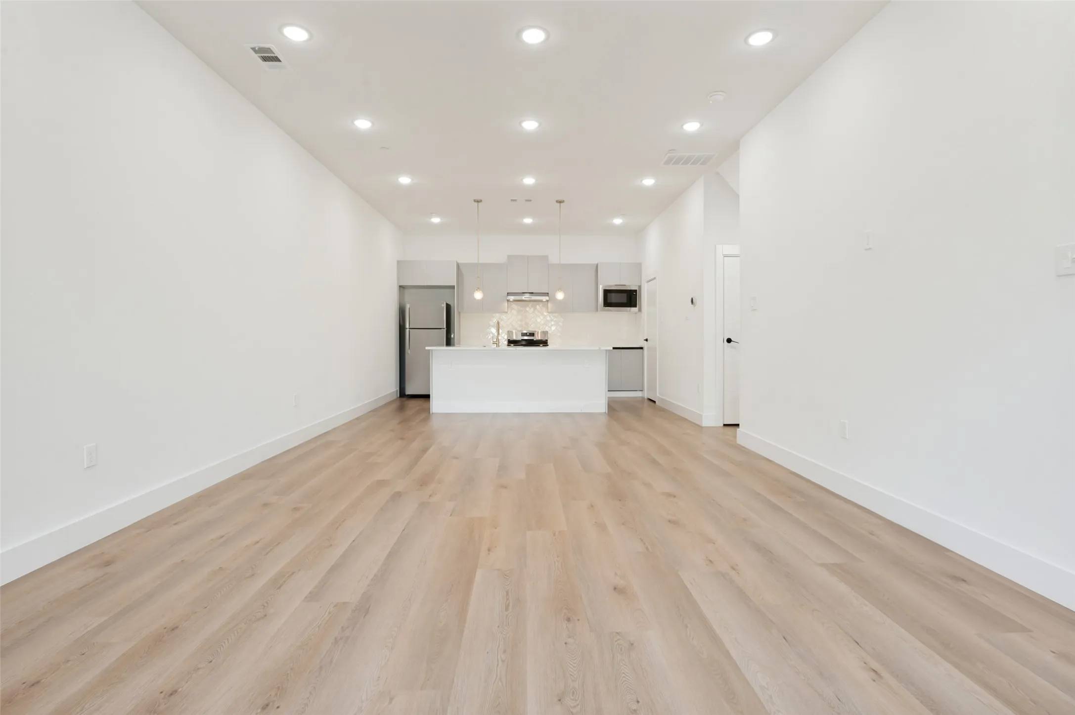 Condominium For Rent in Dallas County , 2613 Calvin Street 9, Dallas, Texas 75204, 2 Bedroom, 3 Bathroom, 2 Garage spaces, 2,000 Sqft, built in 2025, mls#21382437, Real Estate Agent in Dallas, Homes For Rent in Dallas county, Homes For Rent in Dallas, Realtor in Dallas Texas, Real Estate Brokerage Independent Realty Texas, Luminita Cordes Realtor