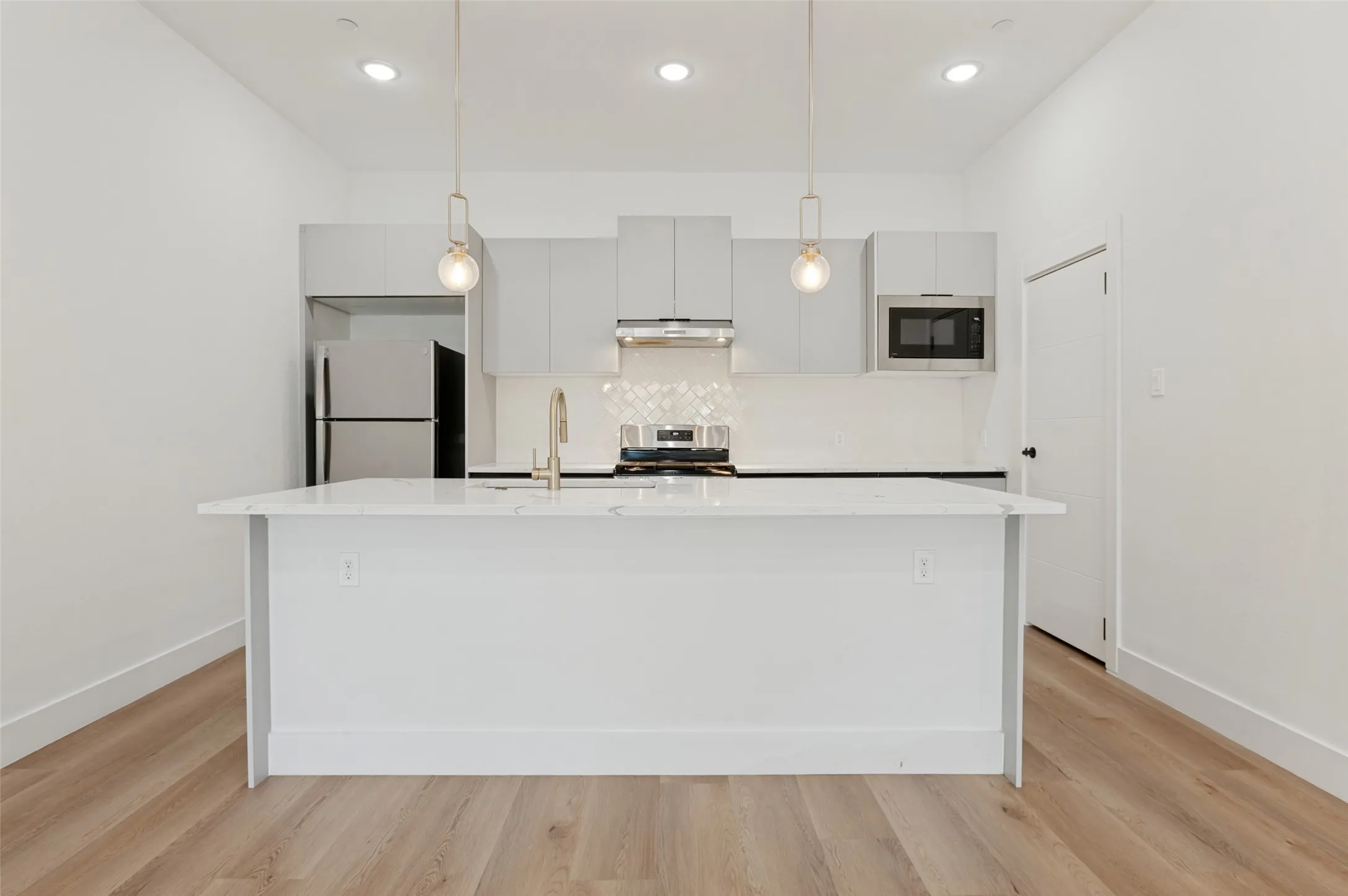 Condominium For Rent in Dallas County , 2613 Calvin Street 9, Dallas, Texas 75204, 2 Bedroom, 3 Bathroom, 2 Garage spaces, 2,000 Sqft, built in 2025, mls#21382437, Real Estate Agent in Dallas, Homes For Rent in Dallas county, Homes For Rent in Dallas, Realtor in Dallas Texas, Real Estate Brokerage Independent Realty Texas, Luminita Cordes Realtor