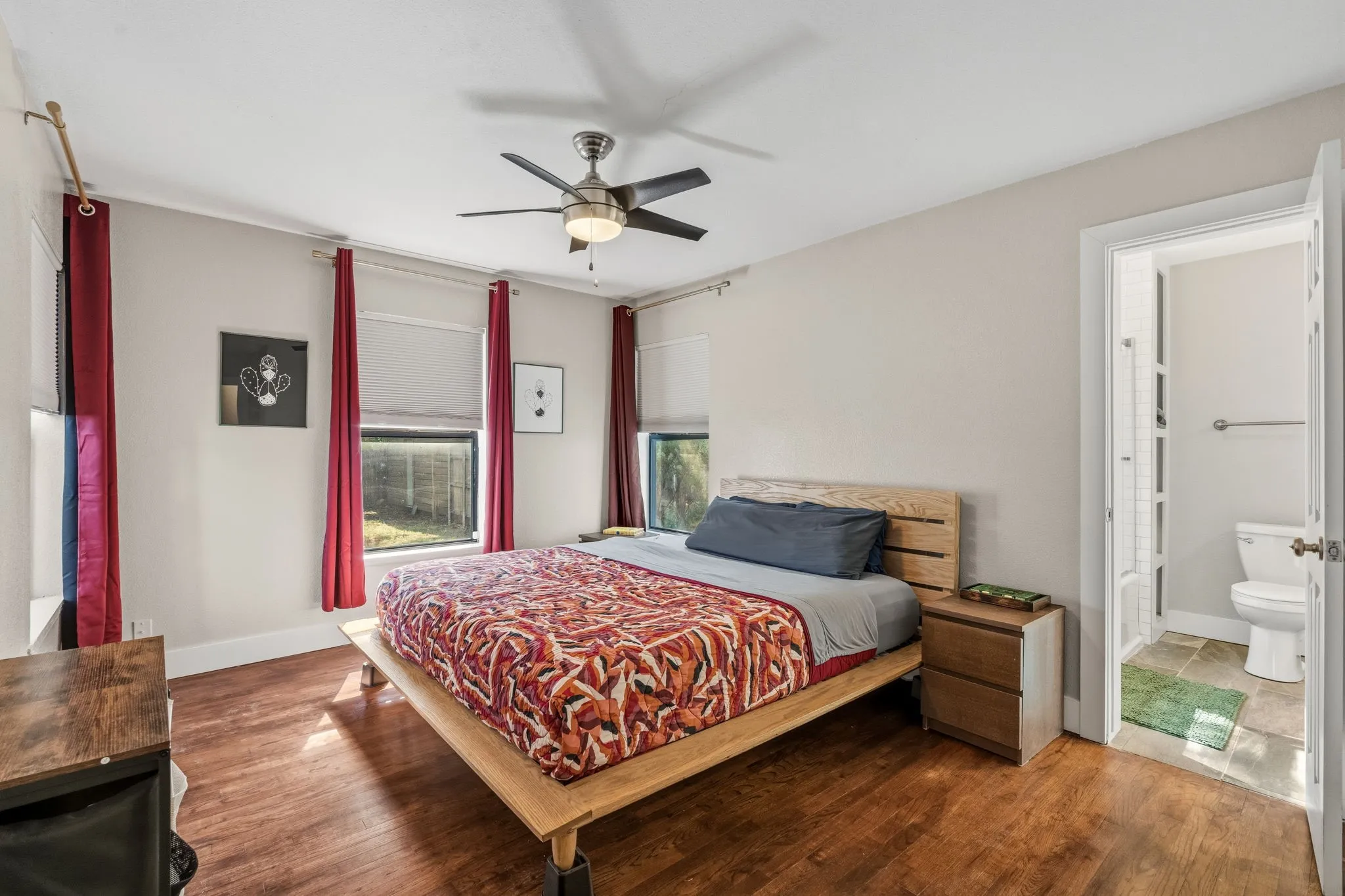 Single Family Residence For Sale in Tarrant County , 2909 Ryan Place Drive, Fort Worth, Texas 76110, 3 Bedroom, 2 Bathroom, 2 Garage spaces, 1,515 Sqft, built in 1951, mls#21381183, Real Estate Agent in Fort Worth, Homes For Sale in Tarrant county, Homes For Sale in Fort Worth, Realtor in Fort Worth Texas, Real Estate Brokerage Independent Realty Texas, Luminita Cordes Realtor