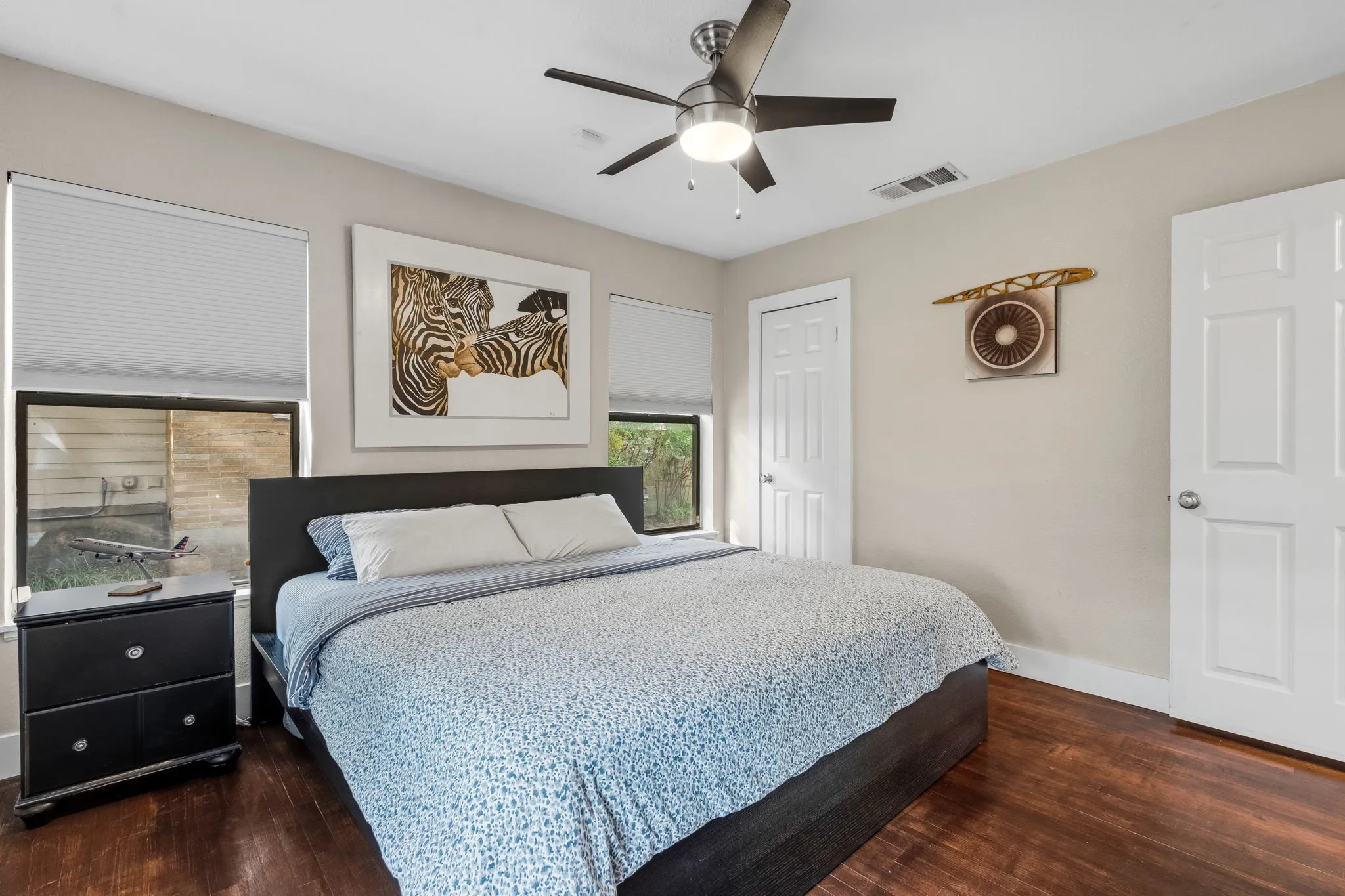 Single Family Residence For Sale in Tarrant County , 2909 Ryan Place Drive, Fort Worth, Texas 76110, 3 Bedroom, 2 Bathroom, 2 Garage spaces, 1,515 Sqft, built in 1951, mls#21381183, Real Estate Agent in Fort Worth, Homes For Sale in Tarrant county, Homes For Sale in Fort Worth, Realtor in Fort Worth Texas, Real Estate Brokerage Independent Realty Texas, Luminita Cordes Realtor