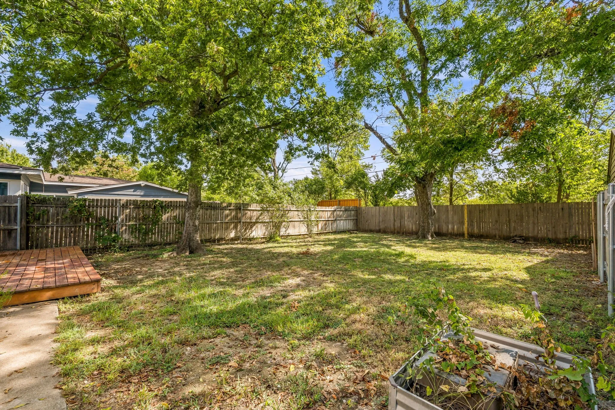 Single Family Residence For Sale in Tarrant County , 2909 Ryan Place Drive, Fort Worth, Texas 76110, 3 Bedroom, 2 Bathroom, 2 Garage spaces, 1,515 Sqft, built in 1951, mls#21381183, Real Estate Agent in Fort Worth, Homes For Sale in Tarrant county, Homes For Sale in Fort Worth, Realtor in Fort Worth Texas, Real Estate Brokerage Independent Realty Texas, Luminita Cordes Realtor