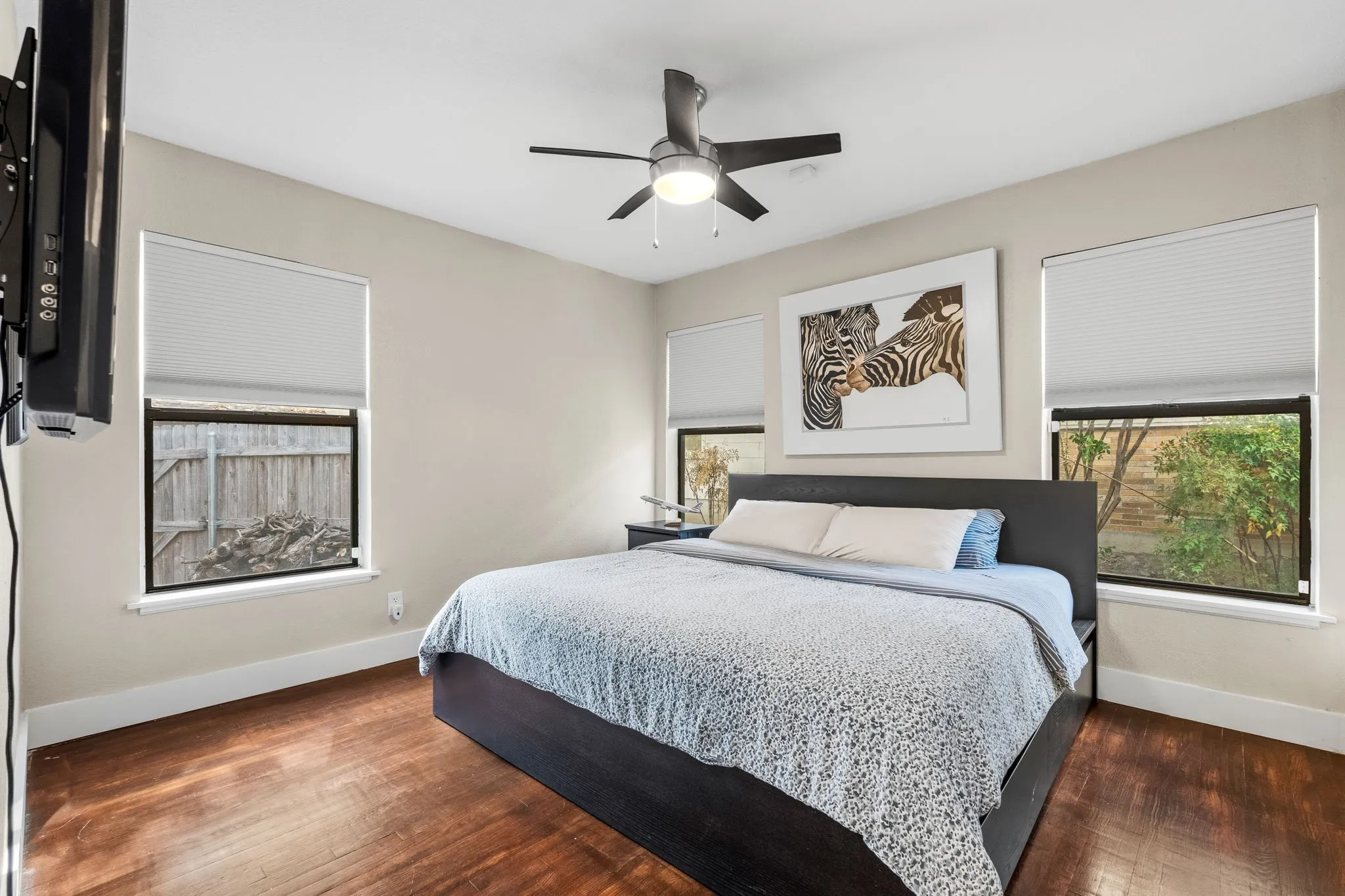 Single Family Residence For Sale in Tarrant County , 2909 Ryan Place Drive, Fort Worth, Texas 76110, 3 Bedroom, 2 Bathroom, 2 Garage spaces, 1,515 Sqft, built in 1951, mls#21381183, Real Estate Agent in Fort Worth, Homes For Sale in Tarrant county, Homes For Sale in Fort Worth, Realtor in Fort Worth Texas, Real Estate Brokerage Independent Realty Texas, Luminita Cordes Realtor