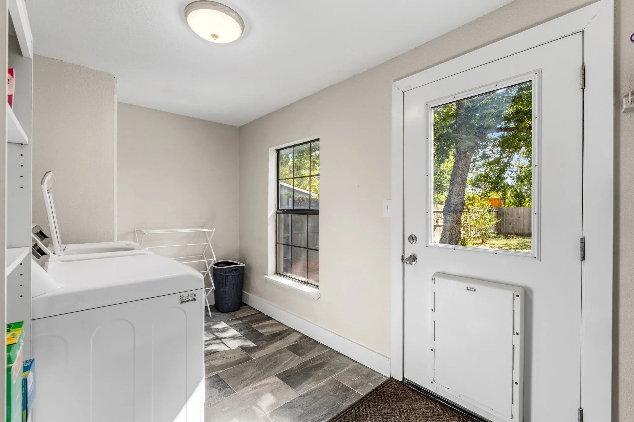 Single Family Residence For Sale in Tarrant County , 2909 Ryan Place Drive, Fort Worth, Texas 76110, 3 Bedroom, 2 Bathroom, 2 Garage spaces, 1,515 Sqft, built in 1951, mls#21381183, Real Estate Agent in Fort Worth, Homes For Sale in Tarrant county, Homes For Sale in Fort Worth, Realtor in Fort Worth Texas, Real Estate Brokerage Independent Realty Texas, Luminita Cordes Realtor