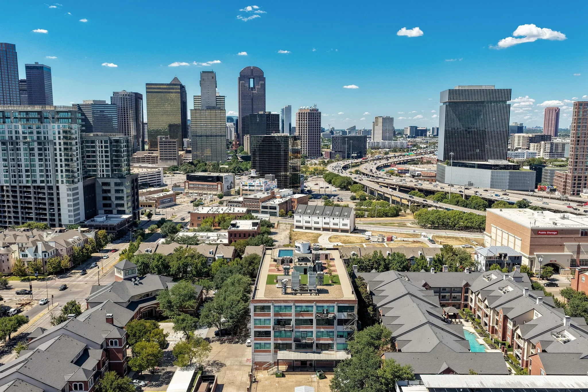 Condominium For Sale in Dallas County , 2220 Canton Street 409, Dallas, Texas 75201, 1 Bedroom, 2 Bathroom, Garage spaces, 1,657 Sqft, built in 1925, mls#21361948, Real Estate Agent in Dallas, Homes For Sale in Dallas county, Homes For Sale in Dallas, Realtor in Dallas Texas, Real Estate Brokerage Independent Realty Texas, Luminita Cordes Realtor