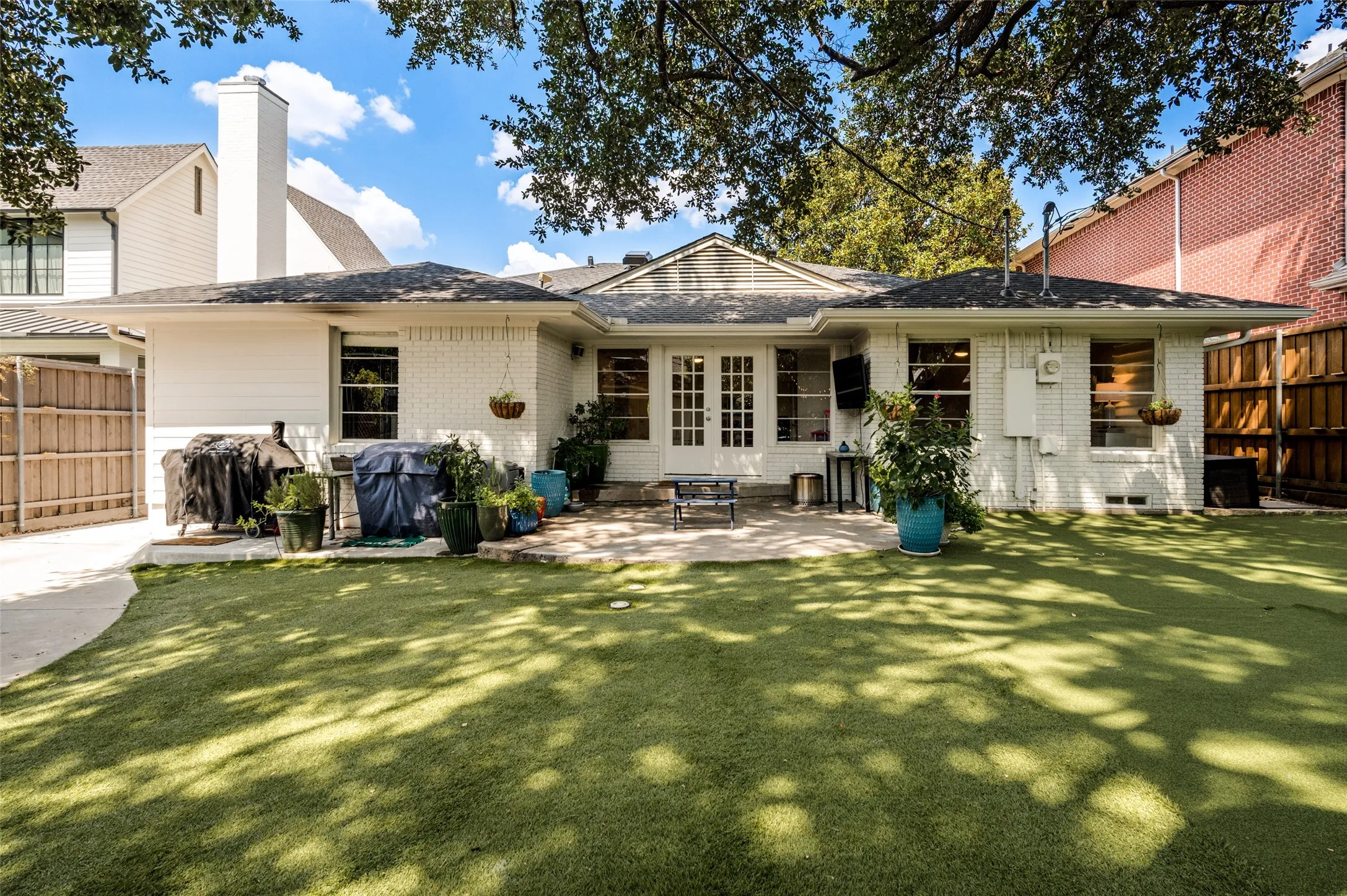 Single Family Residence For Sale in Dallas County , 7528 Wentwood Drive, Dallas, Texas 75225, 2 Bedroom, 2 Bathroom, Garage spaces, 1,757 Sqft, built in 1950, mls#21382292, Real Estate Agent in Dallas, Homes For Sale in Dallas county, Homes For Sale in Dallas, Realtor in Dallas Texas, Real Estate Brokerage Independent Realty Texas, Luminita Cordes Realtor