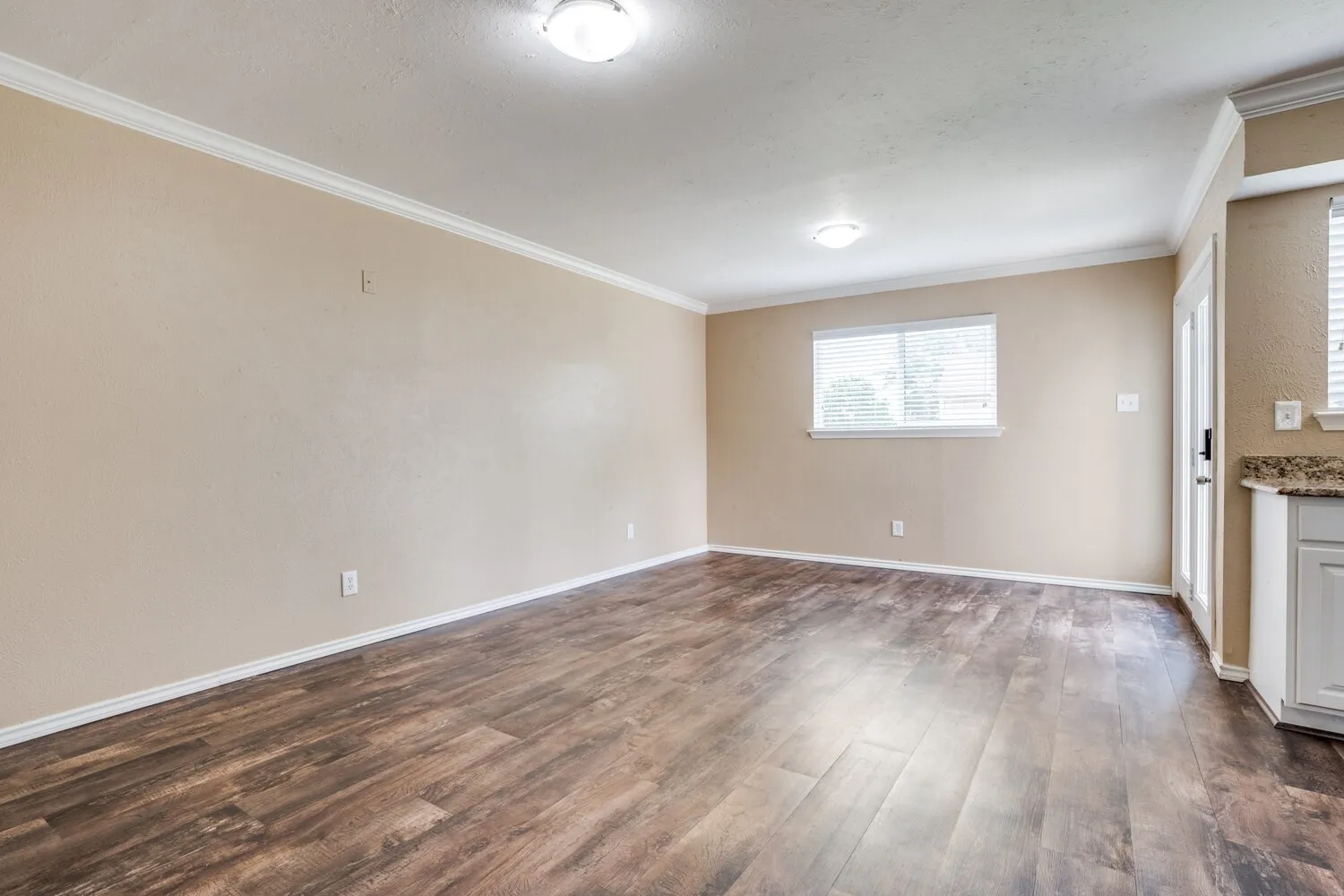 Single Family Residence For Rent in Tarrant County , 1410 Thackery Drive, Arlington, Texas 76018, 3 Bedroom, 2 Bathroom, 2 Garage spaces, 1,670 Sqft, built in 1985, mls#21382442, Real Estate Agent in Arlington, Homes For Rent in Tarrant county, Homes For Rent in Arlington, Realtor in Arlington Texas, Real Estate Brokerage Independent Realty Texas, Luminita Cordes Realtor