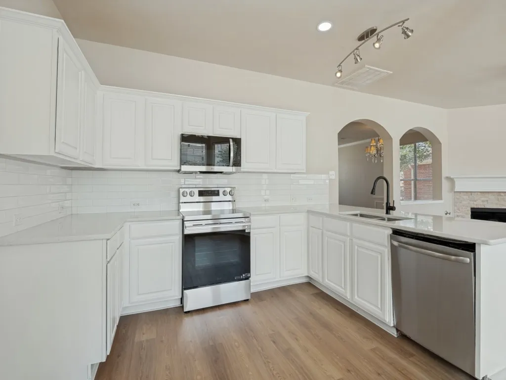 Single Family Residence For Sale in Dallas County , 307 Mary Pat Drive, Grand Prairie, Texas 75052, 4 Bedroom, 3 Bathroom, 2 Garage spaces, 2,300 Sqft, built in 1999, mls#21381216, Real Estate Agent in Grand Prairie, Homes For Sale in Dallas county, Homes For Sale in Grand Prairie, Realtor in Grand Prairie Texas, Real Estate Brokerage Independent Realty Texas, Luminita Cordes Realtor