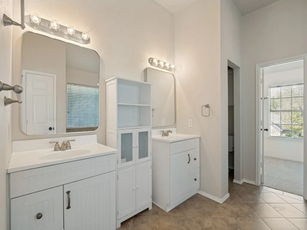 Single Family Residence For Sale in Dallas County , 307 Mary Pat Drive, Grand Prairie, Texas 75052, 4 Bedroom, 3 Bathroom, 2 Garage spaces, 2,300 Sqft, built in 1999, mls#21381216, Real Estate Agent in Grand Prairie, Homes For Sale in Dallas county, Homes For Sale in Grand Prairie, Realtor in Grand Prairie Texas, Real Estate Brokerage Independent Realty Texas, Luminita Cordes Realtor