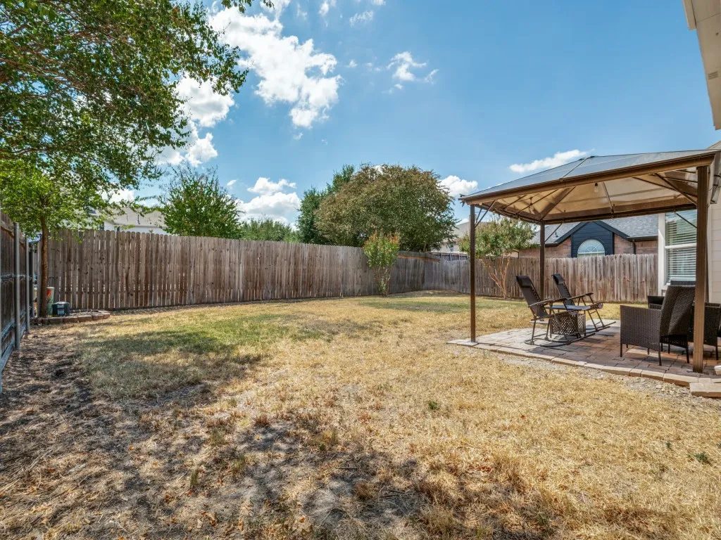 Single Family Residence For Sale in Dallas County , 307 Mary Pat Drive, Grand Prairie, Texas 75052, 4 Bedroom, 3 Bathroom, 2 Garage spaces, 2,300 Sqft, built in 1999, mls#21381216, Real Estate Agent in Grand Prairie, Homes For Sale in Dallas county, Homes For Sale in Grand Prairie, Realtor in Grand Prairie Texas, Real Estate Brokerage Independent Realty Texas, Luminita Cordes Realtor
