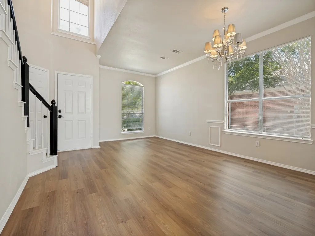 Single Family Residence For Sale in Dallas County , 307 Mary Pat Drive, Grand Prairie, Texas 75052, 4 Bedroom, 3 Bathroom, 2 Garage spaces, 2,300 Sqft, built in 1999, mls#21381216, Real Estate Agent in Grand Prairie, Homes For Sale in Dallas county, Homes For Sale in Grand Prairie, Realtor in Grand Prairie Texas, Real Estate Brokerage Independent Realty Texas, Luminita Cordes Realtor