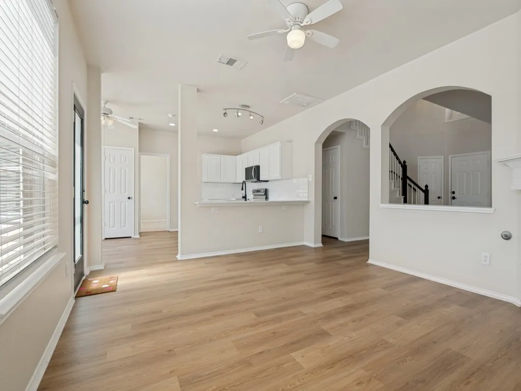 Single Family Residence For Sale in Dallas County , 307 Mary Pat Drive, Grand Prairie, Texas 75052, 4 Bedroom, 3 Bathroom, 2 Garage spaces, 2,300 Sqft, built in 1999, mls#21381216, Real Estate Agent in Grand Prairie, Homes For Sale in Dallas county, Homes For Sale in Grand Prairie, Realtor in Grand Prairie Texas, Real Estate Brokerage Independent Realty Texas, Luminita Cordes Realtor