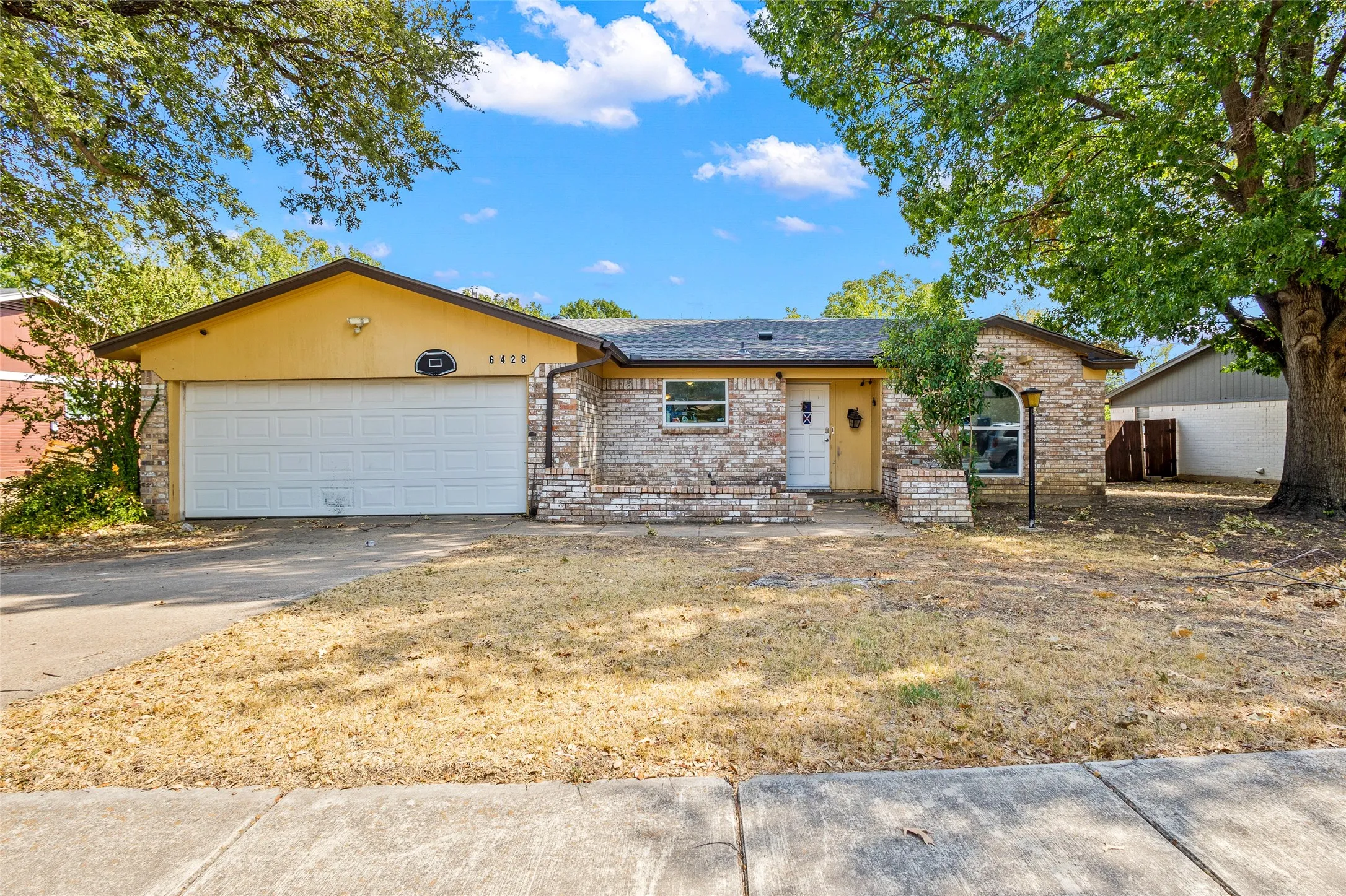Single Family Residence For Sale in Tarrant County , 6428 N Stardust Drive, Watauga, Texas 76148, 3 Bedroom, 2 Bathroom, 2 Garage spaces, 1,074 Sqft, built in 1972, mls#21381893, Real Estate Agent in Watauga, Homes For Sale in Tarrant county, Homes For Sale in Watauga, Realtor in Watauga Texas, Real Estate Brokerage Independent Realty Texas, Luminita Cordes Realtor