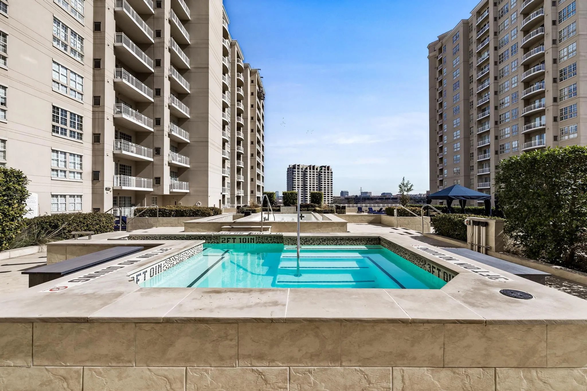 Condominium For Rent in Dallas County , 3225 Turtle Creek Boulevard 810, Dallas, Texas 75219, 1 Bedroom, 1 Bathroom, 1 Garage spaces, 816 Sqft, built in 1998, mls#21378538, Real Estate Agent in Dallas, Homes For Rent in Dallas county, Homes For Rent in Dallas, Realtor in Dallas Texas, Real Estate Brokerage Independent Realty Texas, Luminita Cordes Realtor