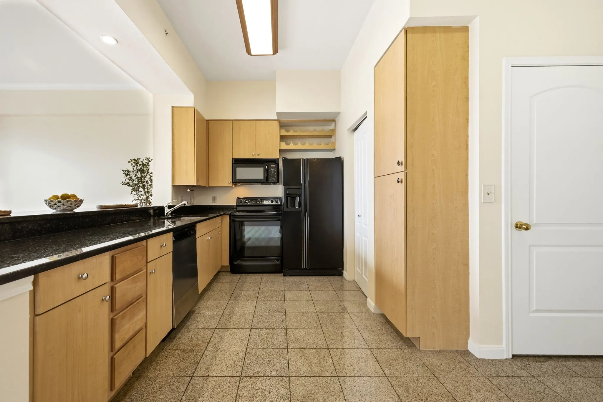 Condominium For Rent in Dallas County , 3225 Turtle Creek Boulevard 810, Dallas, Texas 75219, 1 Bedroom, 1 Bathroom, 1 Garage spaces, 816 Sqft, built in 1998, mls#21378538, Real Estate Agent in Dallas, Homes For Rent in Dallas county, Homes For Rent in Dallas, Realtor in Dallas Texas, Real Estate Brokerage Independent Realty Texas, Luminita Cordes Realtor