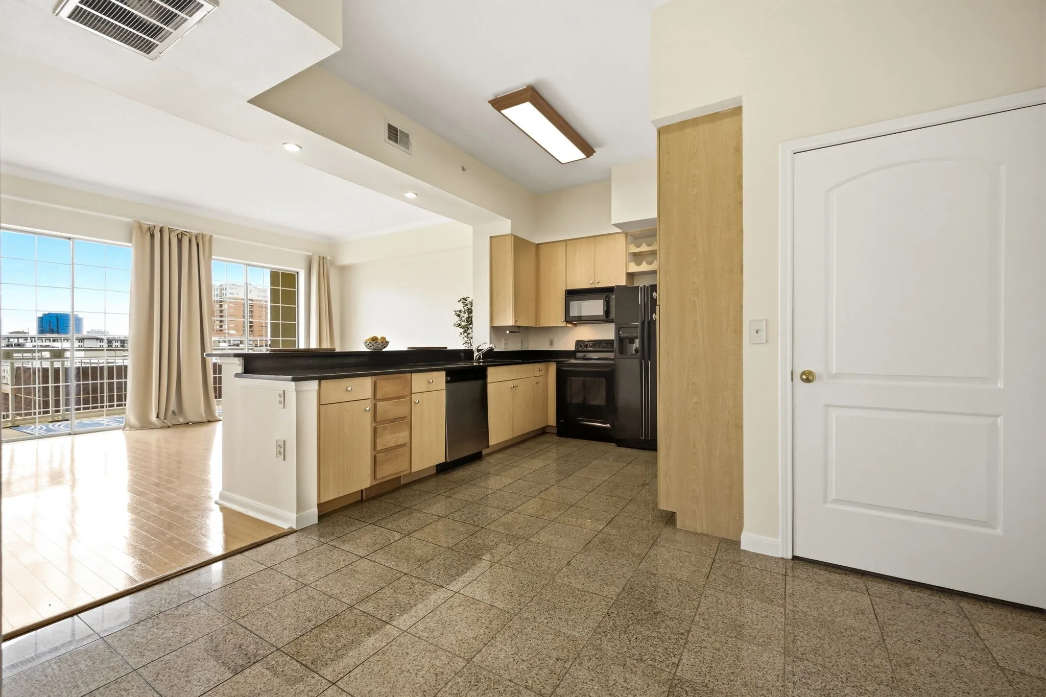 Condominium For Rent in Dallas County , 3225 Turtle Creek Boulevard 810, Dallas, Texas 75219, 1 Bedroom, 1 Bathroom, 1 Garage spaces, 816 Sqft, built in 1998, mls#21378538, Real Estate Agent in Dallas, Homes For Rent in Dallas county, Homes For Rent in Dallas, Realtor in Dallas Texas, Real Estate Brokerage Independent Realty Texas, Luminita Cordes Realtor