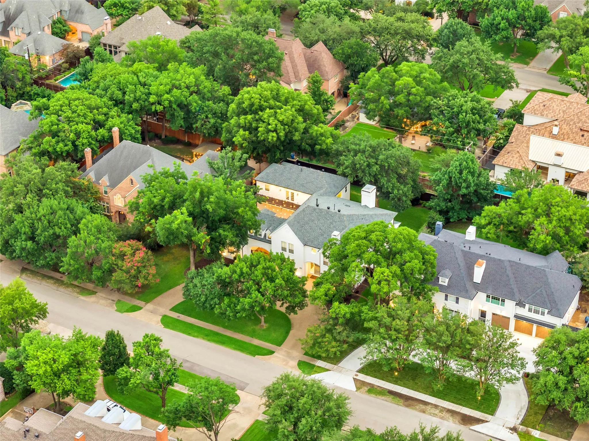 Single Family Residence For Sale in Dallas County , 6522 Meadow, Dallas, Texas 75230, 6 Bedroom, 7 Bathroom, 3 Garage spaces, 5,465 Sqft, built in 1991, mls#21326707, Real Estate Agent in Dallas, Homes For Sale in Dallas county, Homes For Sale in Dallas, Realtor in Dallas Texas, Real Estate Brokerage Independent Realty Texas, Luminita Cordes Realtor