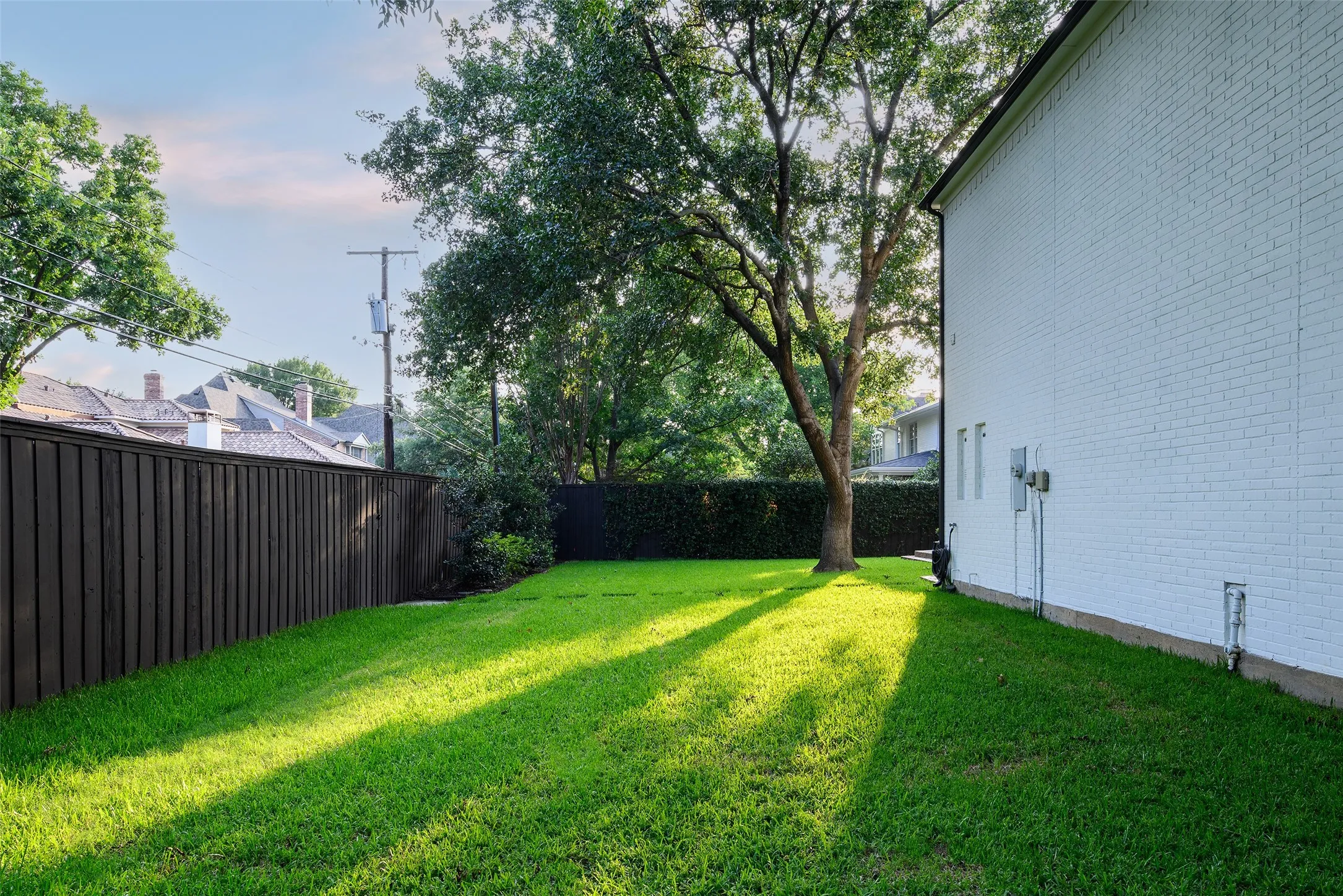 Single Family Residence For Sale in Dallas County , 6522 Meadow, Dallas, Texas 75230, 6 Bedroom, 7 Bathroom, 3 Garage spaces, 5,465 Sqft, built in 1991, mls#21326707, Real Estate Agent in Dallas, Homes For Sale in Dallas county, Homes For Sale in Dallas, Realtor in Dallas Texas, Real Estate Brokerage Independent Realty Texas, Luminita Cordes Realtor