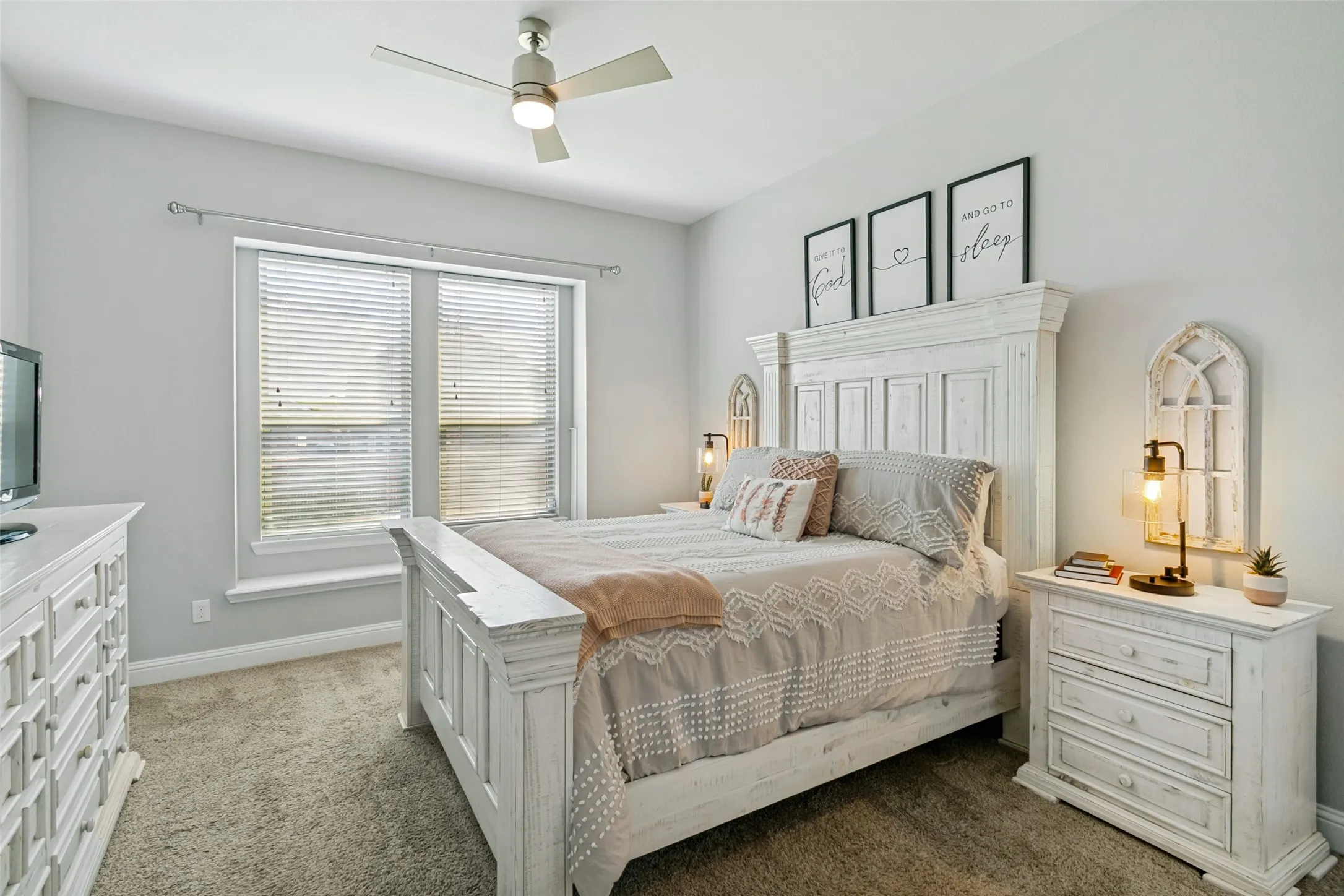 Single Family Residence For Rent in Parker County , 15109 Roderick Road, Aledo, Texas 76008, 4 Bedroom, 3 Bathroom, 2 Garage spaces, 3,460 Sqft, built in 2017, mls#21382451, Real Estate Agent in Aledo, Homes For Rent in Parker county, Homes For Rent in Aledo, Realtor in Aledo Texas, Real Estate Brokerage Independent Realty Texas, Luminita Cordes Realtor