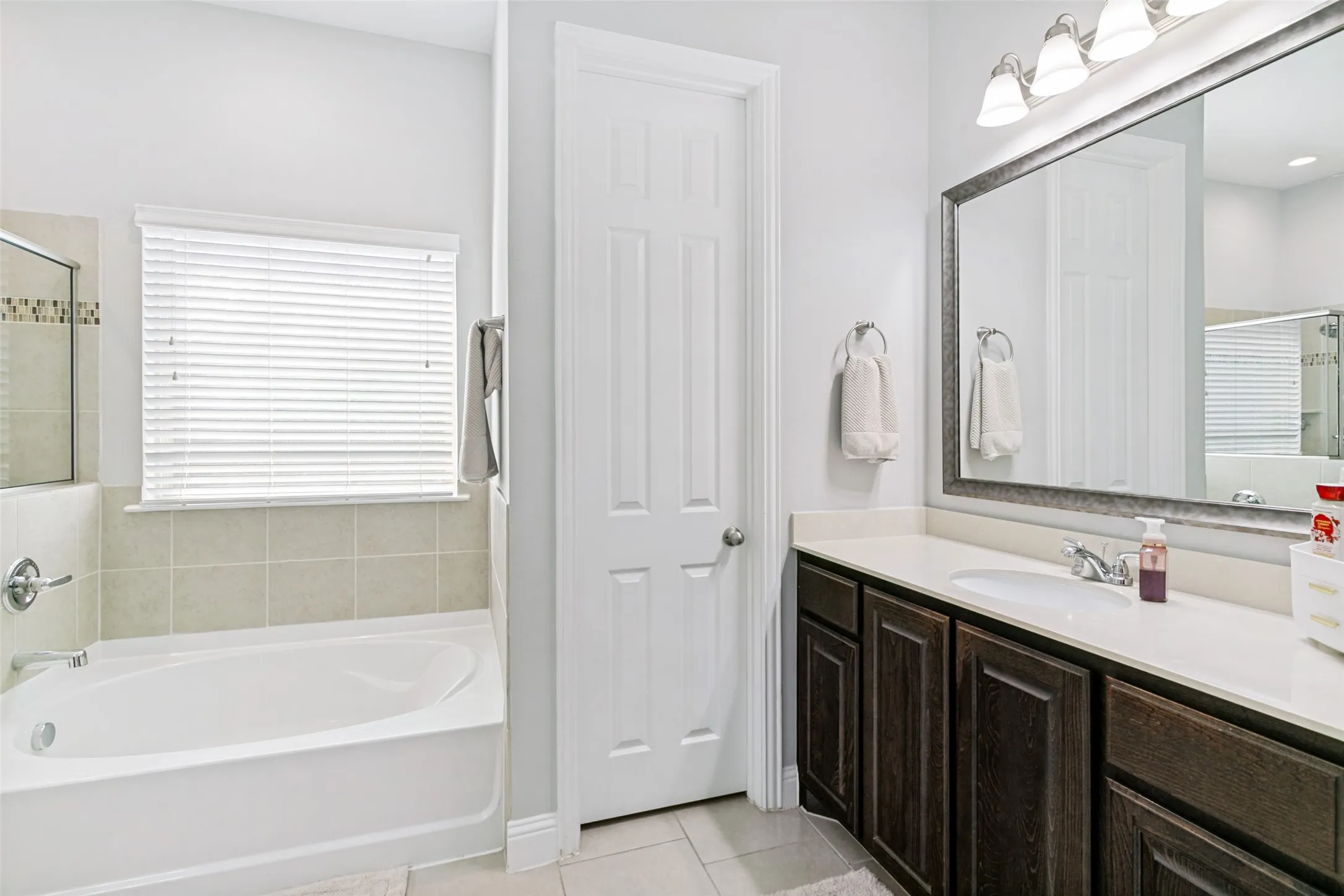Single Family Residence For Rent in Parker County , 15109 Roderick Road, Aledo, Texas 76008, 4 Bedroom, 3 Bathroom, 2 Garage spaces, 3,460 Sqft, built in 2017, mls#21382451, Real Estate Agent in Aledo, Homes For Rent in Parker county, Homes For Rent in Aledo, Realtor in Aledo Texas, Real Estate Brokerage Independent Realty Texas, Luminita Cordes Realtor