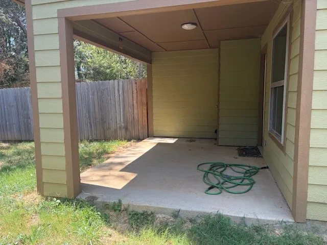 Townhouse For Rent in Lamar County , 640-650 Sycamore Street 650, Paris, Texas 75460, 3 Bedroom, 3 Bathroom, Garage spaces, 2,716 Sqft, built in 0, mls#21382454, Real Estate Agent in Paris, Homes For Rent in Lamar county, Homes For Rent in Paris, Realtor in Paris Texas, Real Estate Brokerage Independent Realty Texas, Luminita Cordes Realtor