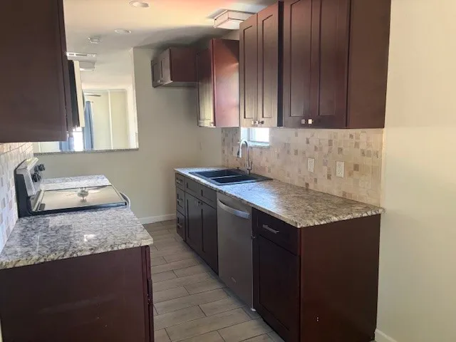Townhouse For Rent in Lamar County , 640-650 Sycamore Street 650, Paris, Texas 75460, 3 Bedroom, 3 Bathroom, Garage spaces, 2,716 Sqft, built in 0, mls#21382454, Real Estate Agent in Paris, Homes For Rent in Lamar county, Homes For Rent in Paris, Realtor in Paris Texas, Real Estate Brokerage Independent Realty Texas, Luminita Cordes Realtor