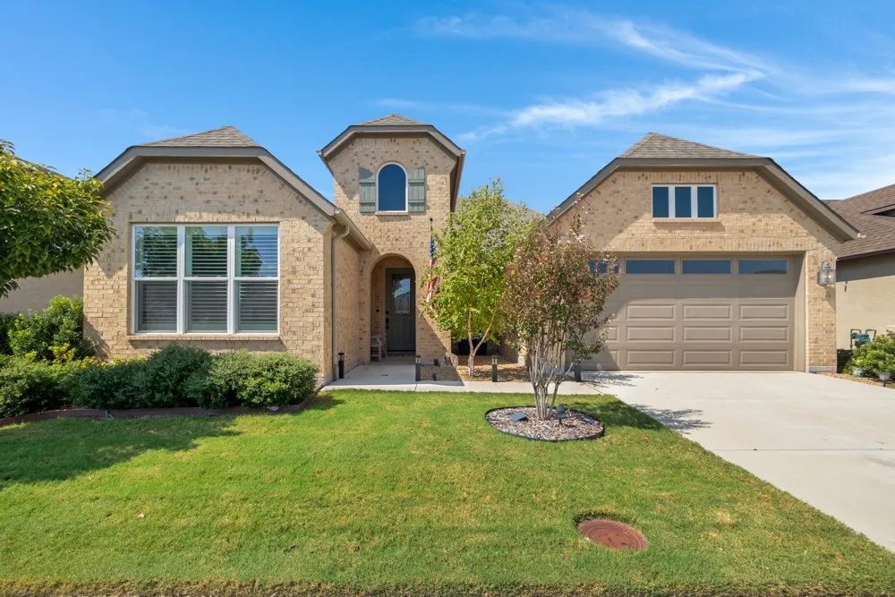 Single Family Residence For Sale in Denton County , 9812 Stonefield Way, Denton, Texas 76207, 2 Bedroom, 3 Bathroom, 2 Garage spaces, 1,790 Sqft, built in 2021, mls#21381565, Real Estate Agent in Denton, Homes For Sale in Denton county, Homes For Sale in Denton, Realtor in Denton Texas, Real Estate Brokerage Independent Realty Texas, Luminita Cordes Realtor