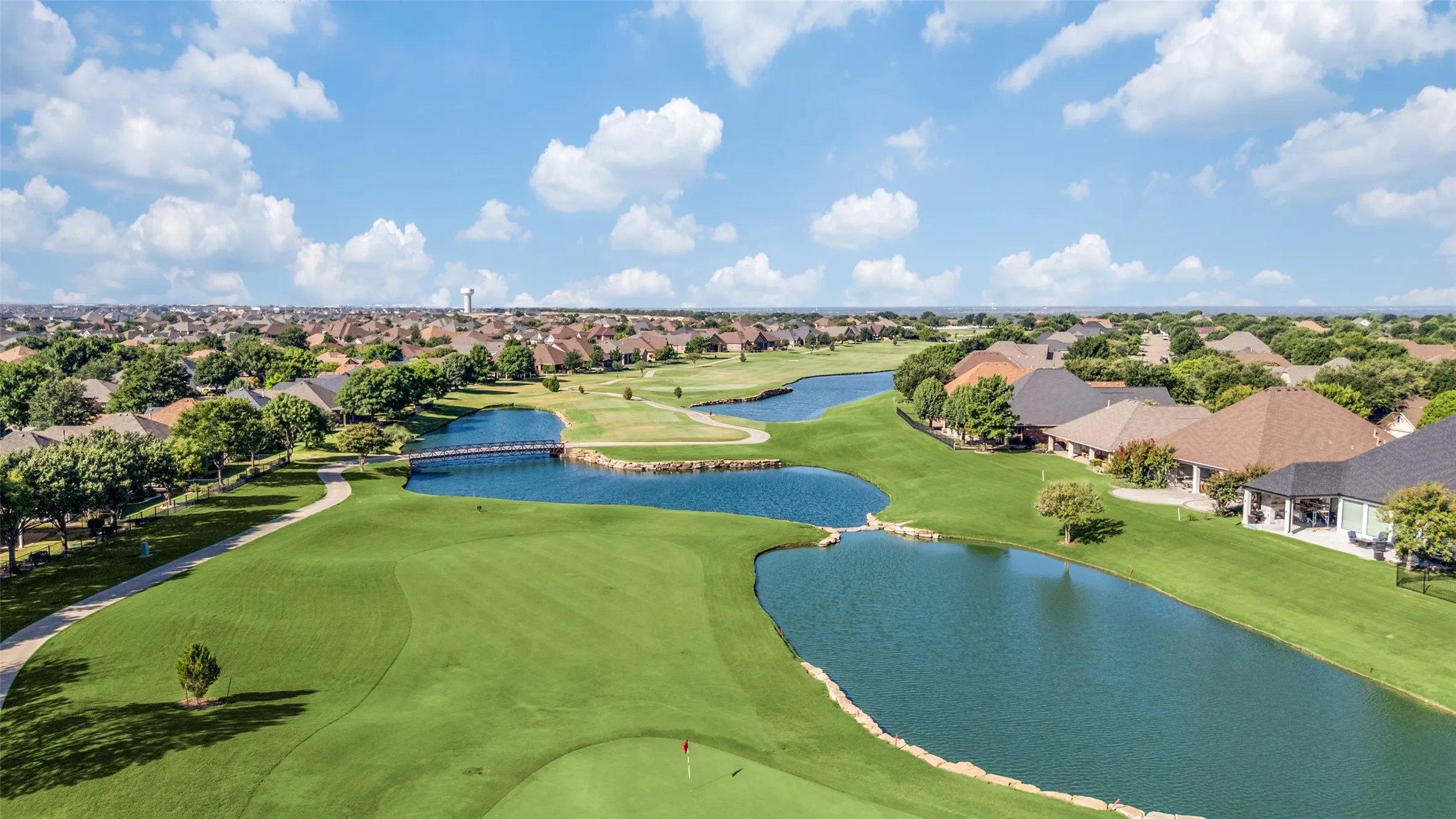 Single Family Residence For Sale in Denton County , 9812 Stonefield Way, Denton, Texas 76207, 2 Bedroom, 3 Bathroom, 2 Garage spaces, 1,790 Sqft, built in 2021, mls#21381565, Real Estate Agent in Denton, Homes For Sale in Denton county, Homes For Sale in Denton, Realtor in Denton Texas, Real Estate Brokerage Independent Realty Texas, Luminita Cordes Realtor