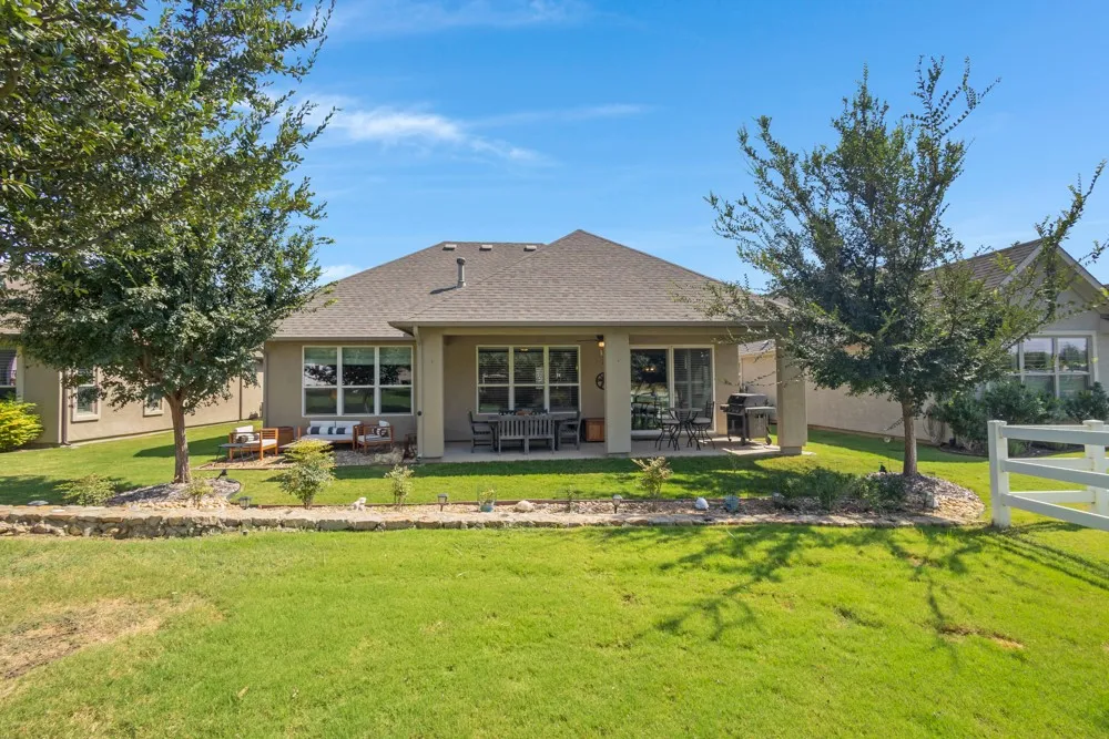 Single Family Residence For Sale in Denton County , 9812 Stonefield Way, Denton, Texas 76207, 2 Bedroom, 3 Bathroom, 2 Garage spaces, 1,790 Sqft, built in 2021, mls#21381565, Real Estate Agent in Denton, Homes For Sale in Denton county, Homes For Sale in Denton, Realtor in Denton Texas, Real Estate Brokerage Independent Realty Texas, Luminita Cordes Realtor