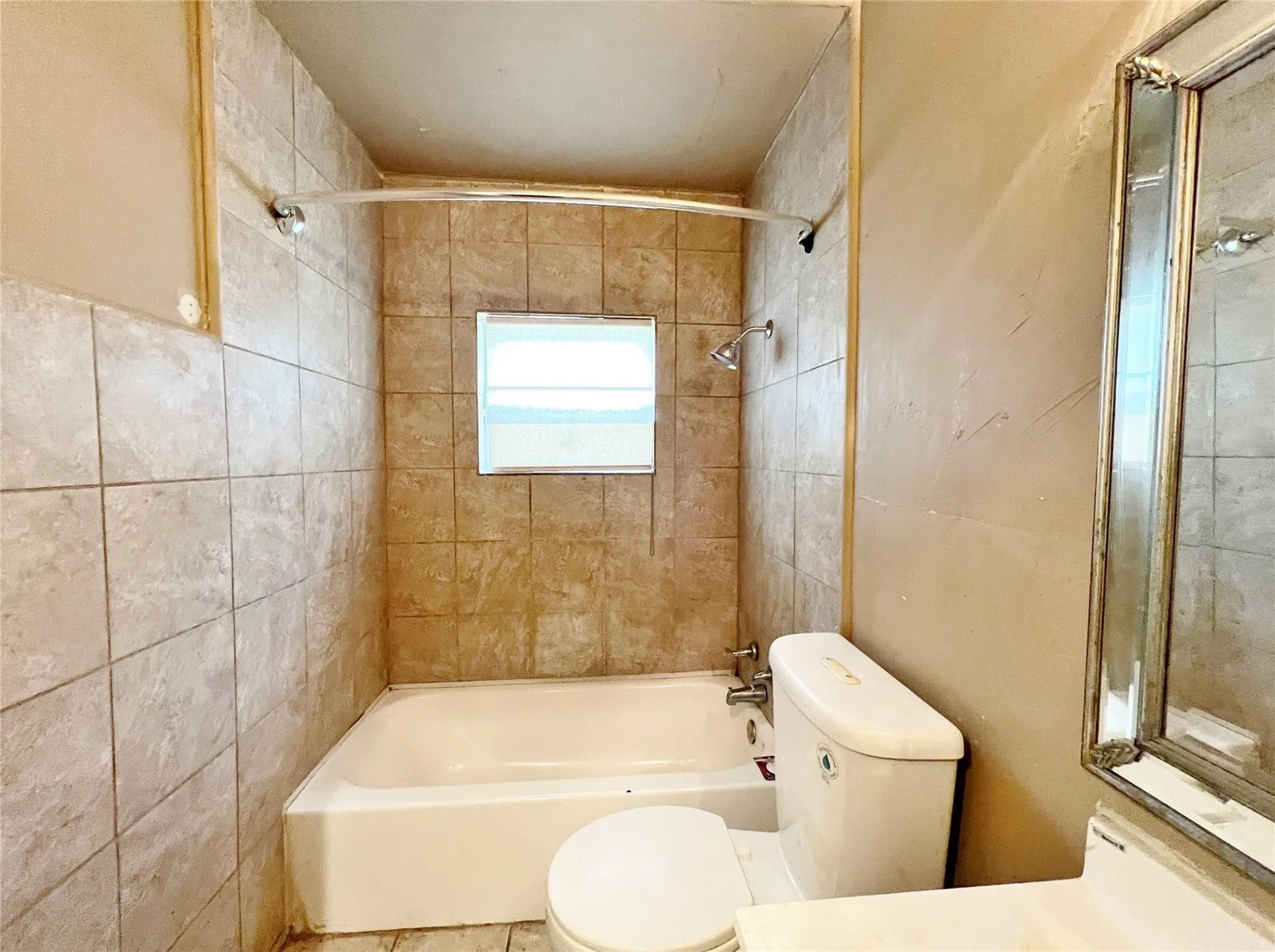 Single Family Residence For Sale in Tarrant County , 4236 Comanche Street, Fort Worth, Texas 76119, 3 Bedroom, 1 Bathroom, Garage spaces, 1,083 Sqft, built in 1954, mls#21382356, Real Estate Agent in Fort Worth, Homes For Sale in Tarrant county, Homes For Sale in Fort Worth, Realtor in Fort Worth Texas, Real Estate Brokerage Independent Realty Texas, Luminita Cordes Realtor