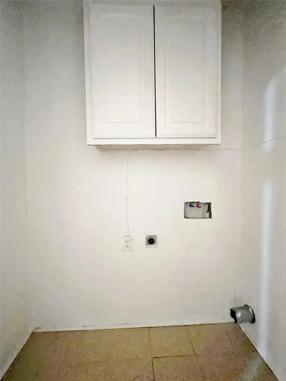 Single Family Residence For Sale in Tarrant County , 4236 Comanche Street, Fort Worth, Texas 76119, 3 Bedroom, 1 Bathroom, Garage spaces, 1,083 Sqft, built in 1954, mls#21382356, Real Estate Agent in Fort Worth, Homes For Sale in Tarrant county, Homes For Sale in Fort Worth, Realtor in Fort Worth Texas, Real Estate Brokerage Independent Realty Texas, Luminita Cordes Realtor
