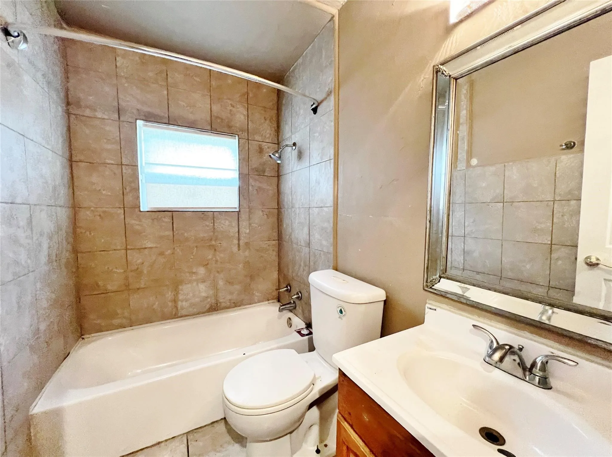 Single Family Residence For Sale in Tarrant County , 4236 Comanche Street, Fort Worth, Texas 76119, 3 Bedroom, 1 Bathroom, Garage spaces, 1,083 Sqft, built in 1954, mls#21382356, Real Estate Agent in Fort Worth, Homes For Sale in Tarrant county, Homes For Sale in Fort Worth, Realtor in Fort Worth Texas, Real Estate Brokerage Independent Realty Texas, Luminita Cordes Realtor