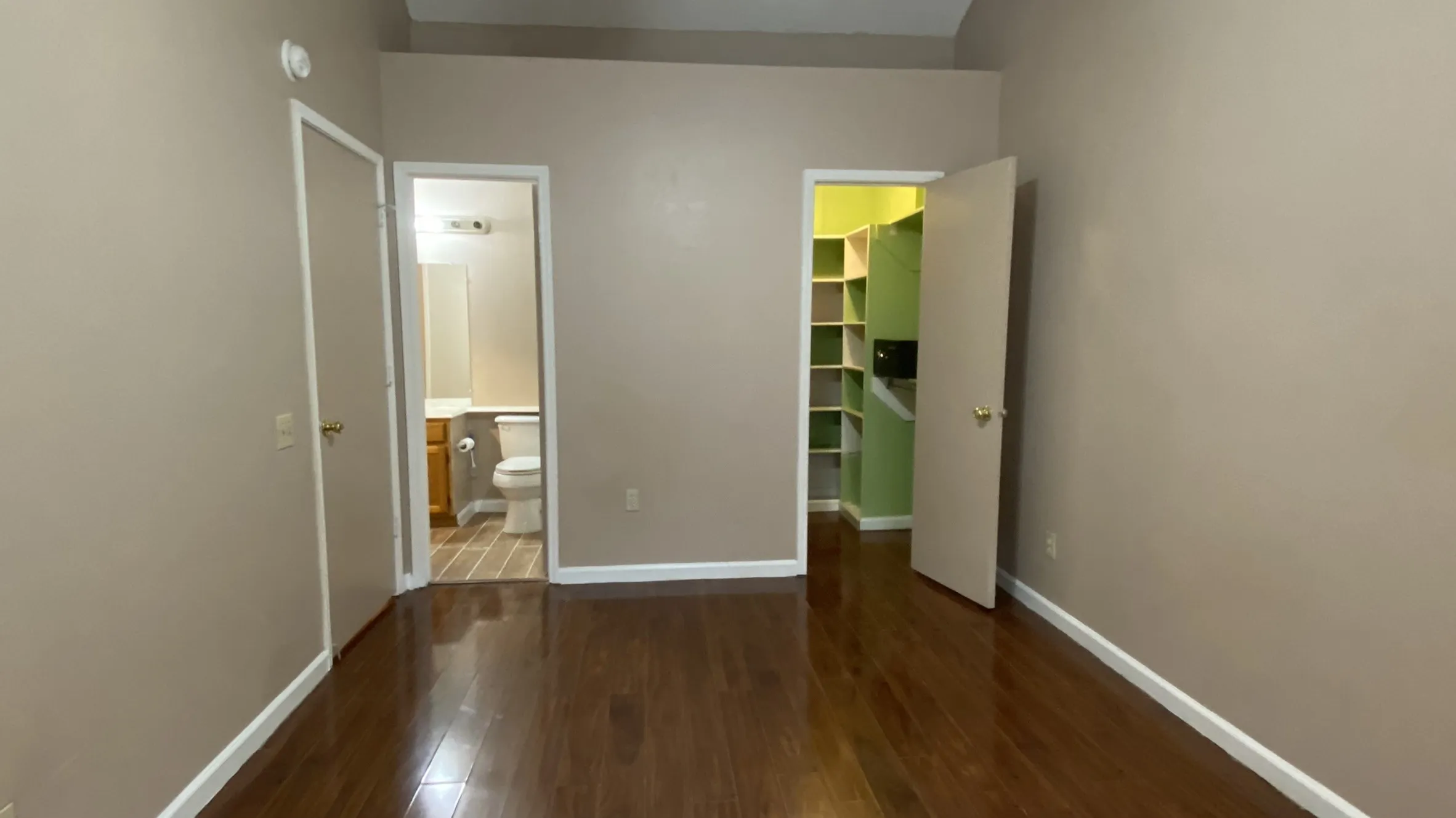 Single Family Residence For Rent in Tarrant County , 1522 Beach Lane, Arlington, Texas 76014, 3 Bedroom, 2 Bathroom, 3 Garage spaces, 1,160 Sqft, built in 1985, mls#21382462, Real Estate Agent in Arlington, Homes For Rent in Tarrant county, Homes For Rent in Arlington, Realtor in Arlington Texas, Real Estate Brokerage Independent Realty Texas, Luminita Cordes Realtor