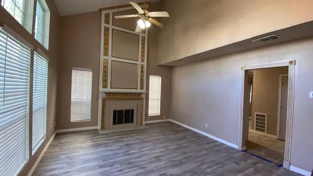 Single Family Residence For Rent in Tarrant County , 1522 Beach Lane, Arlington, Texas 76014, 3 Bedroom, 2 Bathroom, 3 Garage spaces, 1,160 Sqft, built in 1985, mls#21382462, Real Estate Agent in Arlington, Homes For Rent in Tarrant county, Homes For Rent in Arlington, Realtor in Arlington Texas, Real Estate Brokerage Independent Realty Texas, Luminita Cordes Realtor