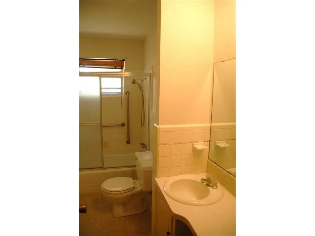 Single Family Residence For Rent in Tarrant County , 409 Wilshire Drive, Euless, Texas 76040, 3 Bedroom, 2 Bathroom, 2 Garage spaces, 1,424 Sqft, built in 1963, mls#21344936, Real Estate Agent in Euless, Homes For Rent in Tarrant county, Homes For Rent in Euless, Realtor in Euless Texas, Real Estate Brokerage Independent Realty Texas, Luminita Cordes Realtor