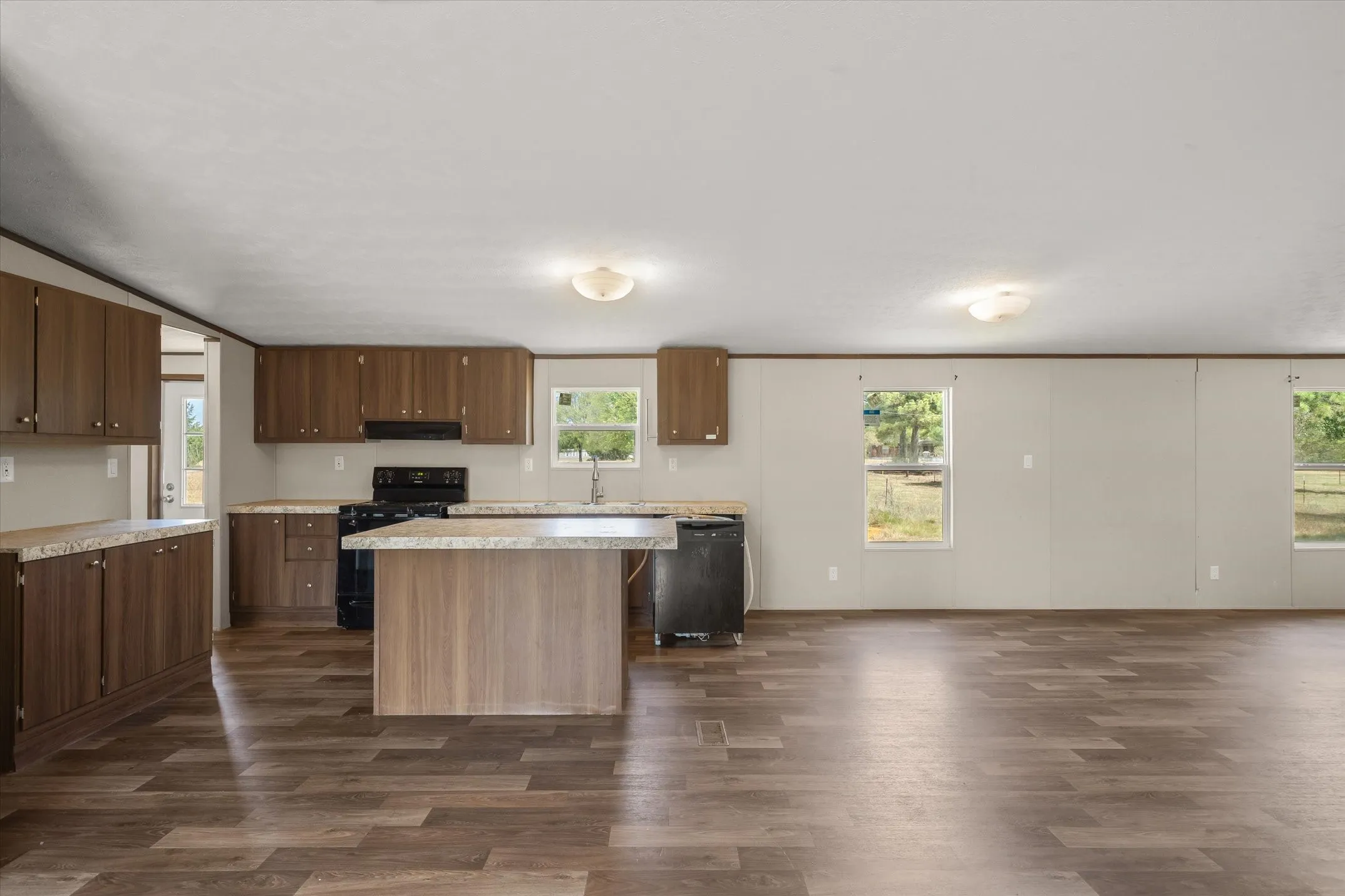Manufactured Home For Sale in Van Zandt County , 280 VZ CR 1130, Fruitvale, Texas 75127, 4 Bedroom, 2 Bathroom, Garage spaces, 1,872 Sqft, built in 2020, mls#21378068, Real Estate Agent in Fruitvale, Homes For Sale in Van Zandt county, Homes For Sale in Fruitvale, Realtor in Fruitvale Texas, Real Estate Brokerage Independent Realty Texas, Luminita Cordes Realtor