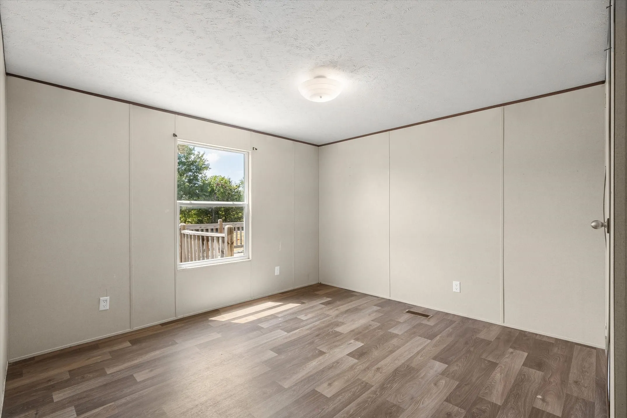 Manufactured Home For Sale in Van Zandt County , 280 VZ CR 1130, Fruitvale, Texas 75127, 4 Bedroom, 2 Bathroom, Garage spaces, 1,872 Sqft, built in 2020, mls#21378068, Real Estate Agent in Fruitvale, Homes For Sale in Van Zandt county, Homes For Sale in Fruitvale, Realtor in Fruitvale Texas, Real Estate Brokerage Independent Realty Texas, Luminita Cordes Realtor