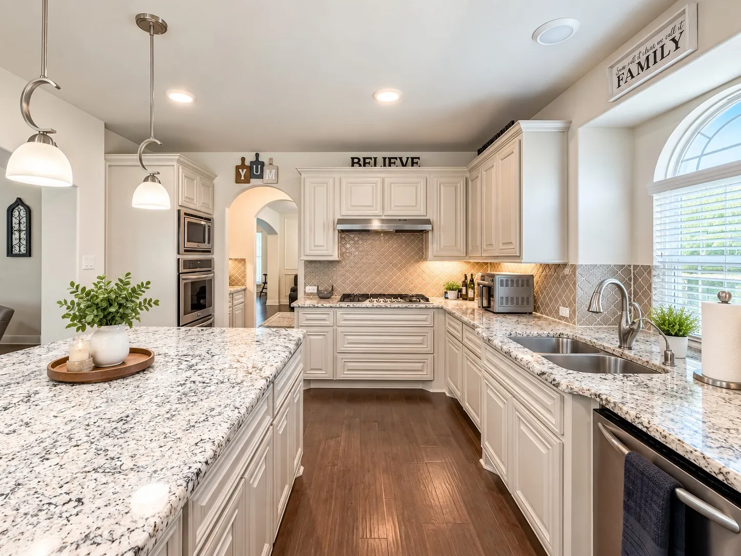 Single Family Residence For Sale in Denton County , 1400 Bonanza Lane, Corinth, Texas 76208, 5 Bedroom, 5 Bathroom, 3 Garage spaces, 4,622 Sqft, built in 2017, mls#21377790, Real Estate Agent in Corinth, Homes For Sale in Denton county, Homes For Sale in Corinth, Realtor in Corinth Texas, Real Estate Brokerage Independent Realty Texas, Luminita Cordes Realtor