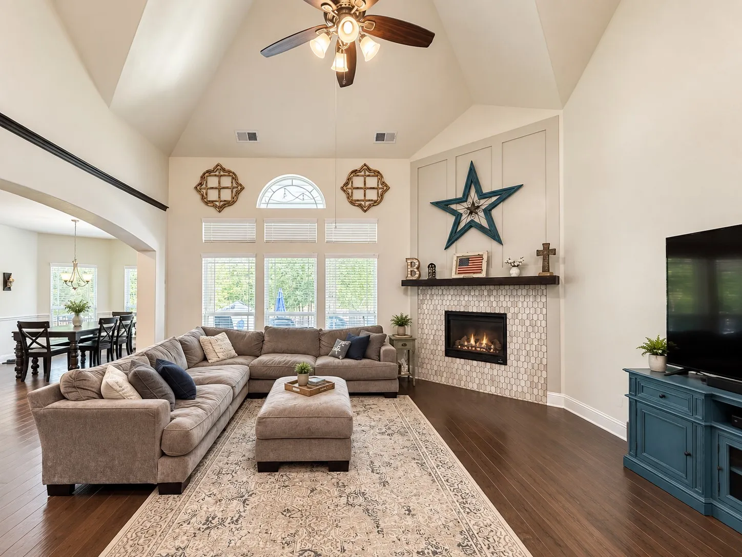 Single Family Residence For Sale in Denton County , 1400 Bonanza Lane, Corinth, Texas 76208, 5 Bedroom, 5 Bathroom, 3 Garage spaces, 4,622 Sqft, built in 2017, mls#21377790, Real Estate Agent in Corinth, Homes For Sale in Denton county, Homes For Sale in Corinth, Realtor in Corinth Texas, Real Estate Brokerage Independent Realty Texas, Luminita Cordes Realtor