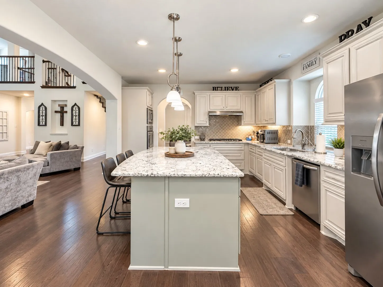 Single Family Residence For Sale in Denton County , 1400 Bonanza Lane, Corinth, Texas 76208, 5 Bedroom, 5 Bathroom, 3 Garage spaces, 4,622 Sqft, built in 2017, mls#21377790, Real Estate Agent in Corinth, Homes For Sale in Denton county, Homes For Sale in Corinth, Realtor in Corinth Texas, Real Estate Brokerage Independent Realty Texas, Luminita Cordes Realtor