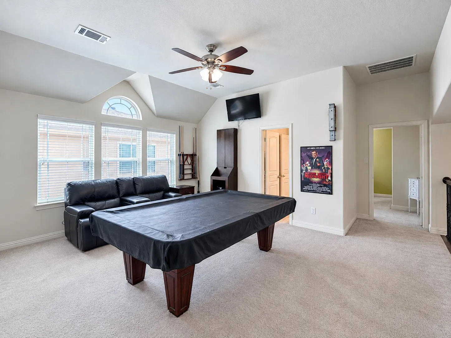 Single Family Residence For Sale in Denton County , 1400 Bonanza Lane, Corinth, Texas 76208, 5 Bedroom, 5 Bathroom, 3 Garage spaces, 4,622 Sqft, built in 2017, mls#21377790, Real Estate Agent in Corinth, Homes For Sale in Denton county, Homes For Sale in Corinth, Realtor in Corinth Texas, Real Estate Brokerage Independent Realty Texas, Luminita Cordes Realtor