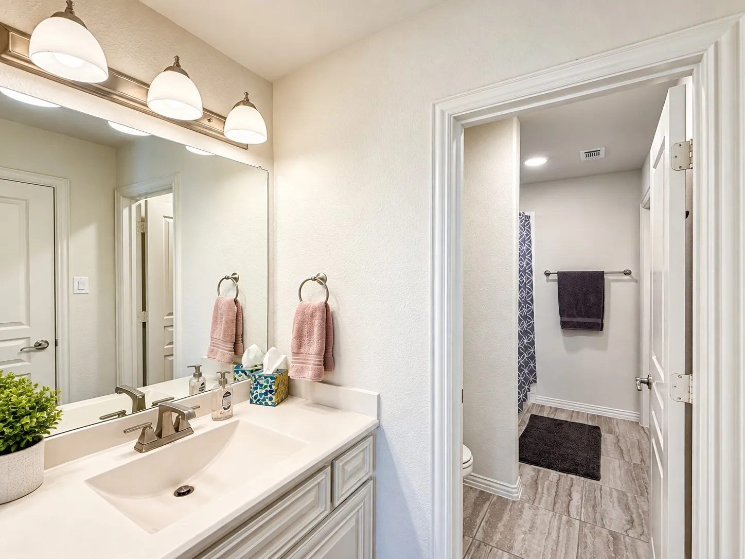 Single Family Residence For Sale in Denton County , 1400 Bonanza Lane, Corinth, Texas 76208, 5 Bedroom, 5 Bathroom, 3 Garage spaces, 4,622 Sqft, built in 2017, mls#21377790, Real Estate Agent in Corinth, Homes For Sale in Denton county, Homes For Sale in Corinth, Realtor in Corinth Texas, Real Estate Brokerage Independent Realty Texas, Luminita Cordes Realtor