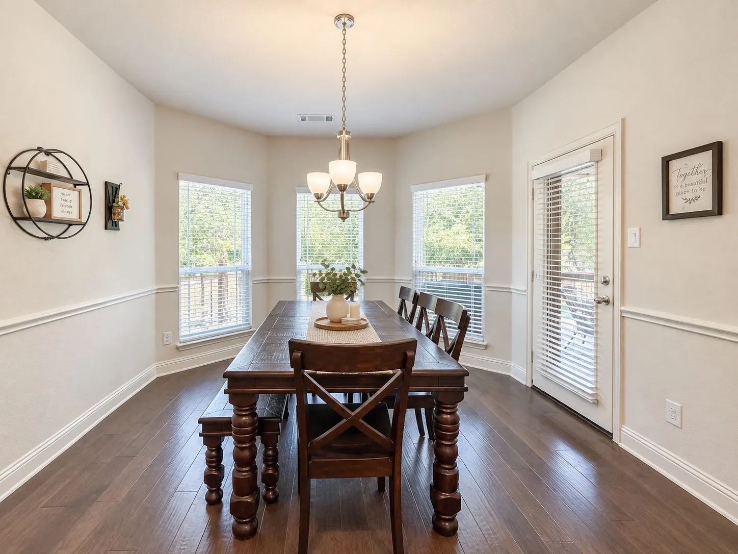 Single Family Residence For Sale in Denton County , 1400 Bonanza Lane, Corinth, Texas 76208, 5 Bedroom, 5 Bathroom, 3 Garage spaces, 4,622 Sqft, built in 2017, mls#21377790, Real Estate Agent in Corinth, Homes For Sale in Denton county, Homes For Sale in Corinth, Realtor in Corinth Texas, Real Estate Brokerage Independent Realty Texas, Luminita Cordes Realtor