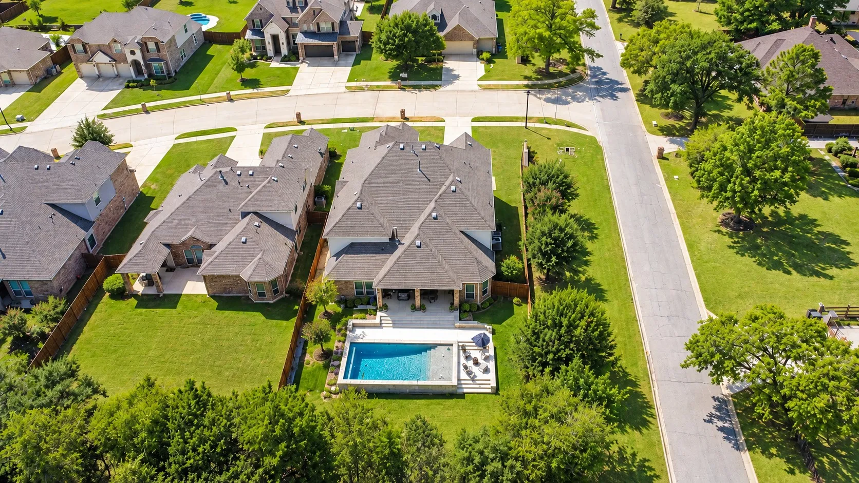 Single Family Residence For Sale in Denton County , 1400 Bonanza Lane, Corinth, Texas 76208, 5 Bedroom, 5 Bathroom, 3 Garage spaces, 4,622 Sqft, built in 2017, mls#21377790, Real Estate Agent in Corinth, Homes For Sale in Denton county, Homes For Sale in Corinth, Realtor in Corinth Texas, Real Estate Brokerage Independent Realty Texas, Luminita Cordes Realtor