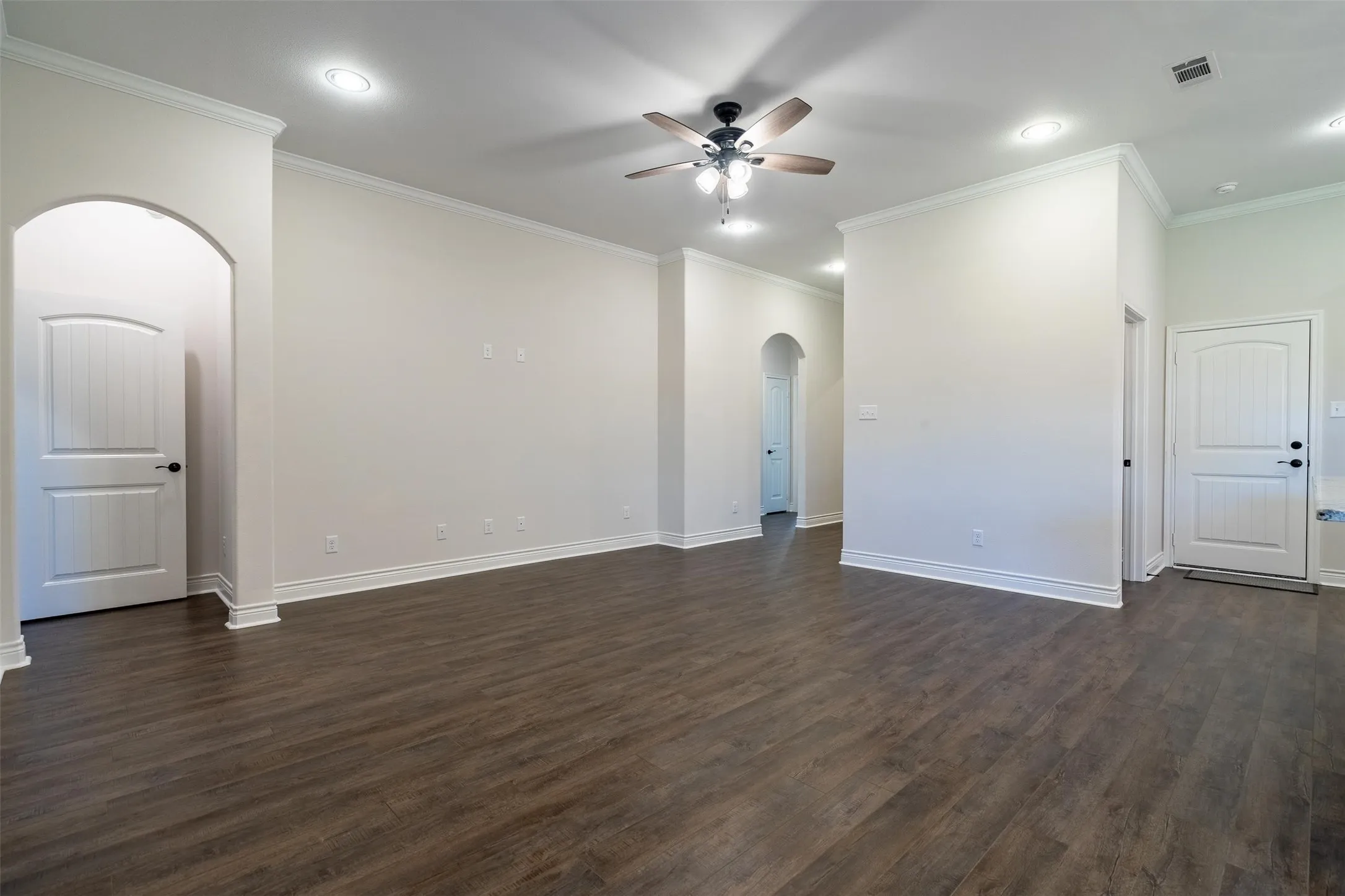 Single Family Residence For Rent in Hunt County , 908 Tippit Lane, Greenville, Texas 75098, 3 Bedroom, 2 Bathroom, Garage spaces, 1,660 Sqft, built in 2022, mls#21382043, Real Estate Agent in Greenville, Homes For Rent in Hunt county, Homes For Rent in Greenville, Realtor in Greenville Texas, Real Estate Brokerage Independent Realty Texas, Luminita Cordes Realtor