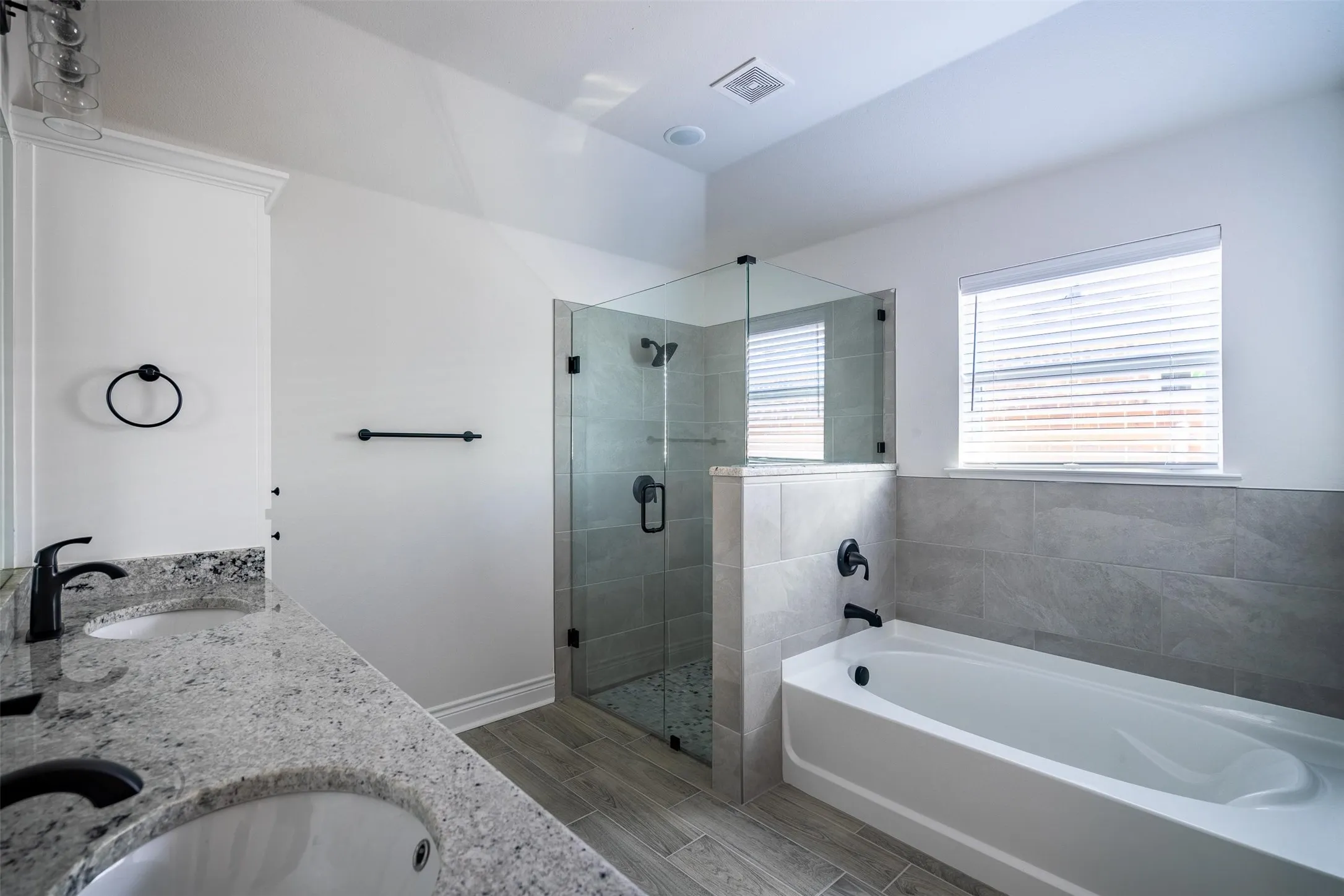 Single Family Residence For Rent in Hunt County , 908 Tippit Lane, Greenville, Texas 75098, 3 Bedroom, 2 Bathroom, Garage spaces, 1,660 Sqft, built in 2022, mls#21382043, Real Estate Agent in Greenville, Homes For Rent in Hunt county, Homes For Rent in Greenville, Realtor in Greenville Texas, Real Estate Brokerage Independent Realty Texas, Luminita Cordes Realtor