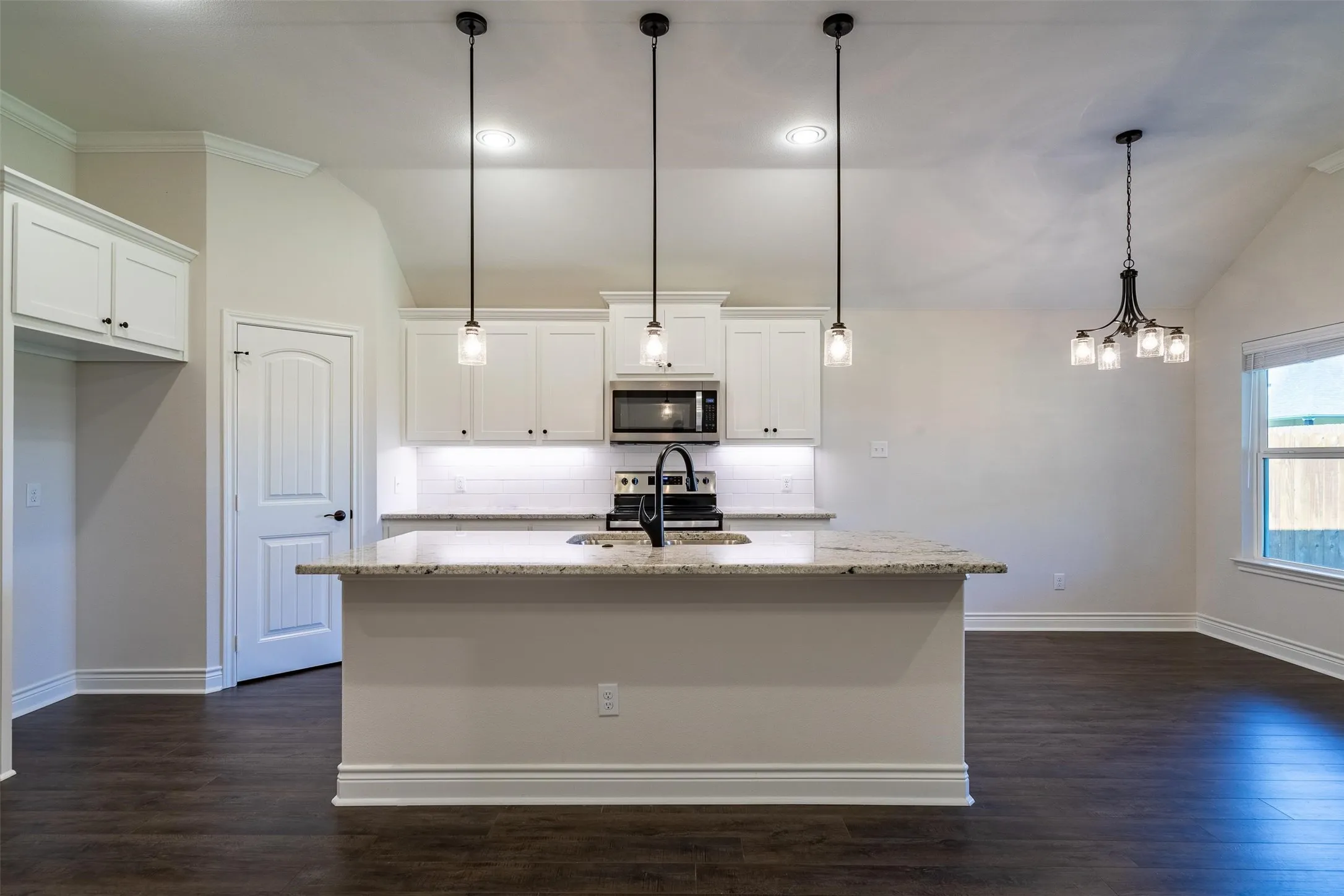 Single Family Residence For Rent in Hunt County , 908 Tippit Lane, Greenville, Texas 75098, 3 Bedroom, 2 Bathroom, Garage spaces, 1,660 Sqft, built in 2022, mls#21382043, Real Estate Agent in Greenville, Homes For Rent in Hunt county, Homes For Rent in Greenville, Realtor in Greenville Texas, Real Estate Brokerage Independent Realty Texas, Luminita Cordes Realtor