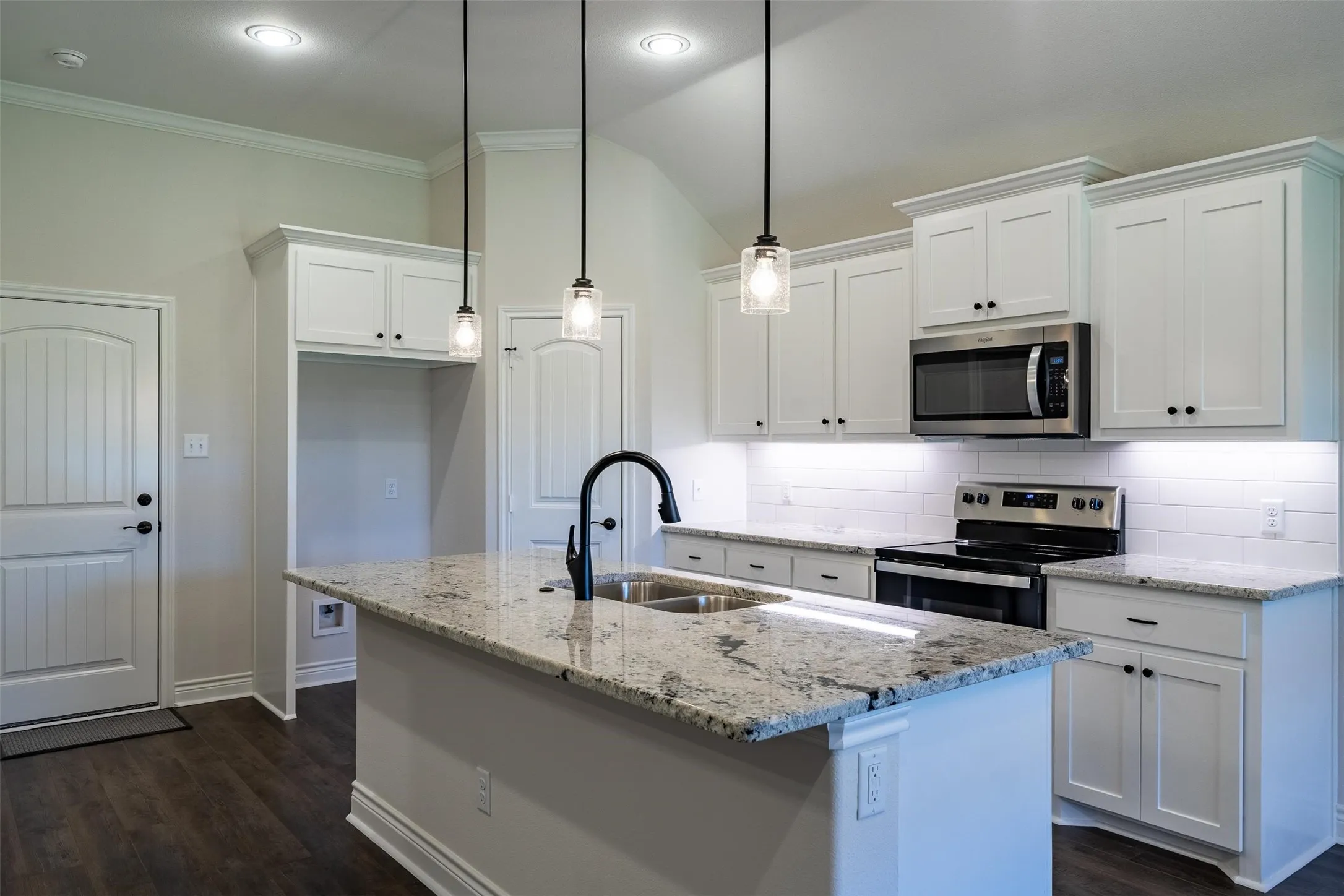 Single Family Residence For Rent in Hunt County , 908 Tippit Lane, Greenville, Texas 75098, 3 Bedroom, 2 Bathroom, Garage spaces, 1,660 Sqft, built in 2022, mls#21382043, Real Estate Agent in Greenville, Homes For Rent in Hunt county, Homes For Rent in Greenville, Realtor in Greenville Texas, Real Estate Brokerage Independent Realty Texas, Luminita Cordes Realtor